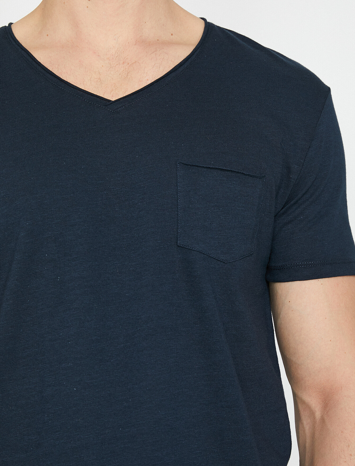   Cep Detaylı Tişört