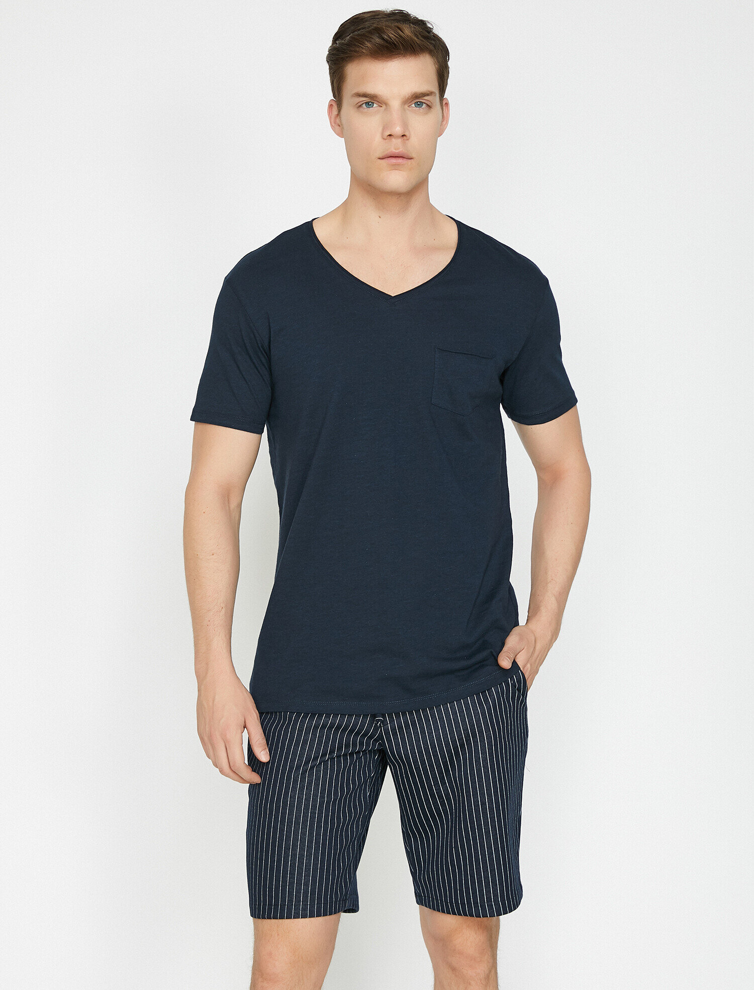   Cep Detaylı Tişört