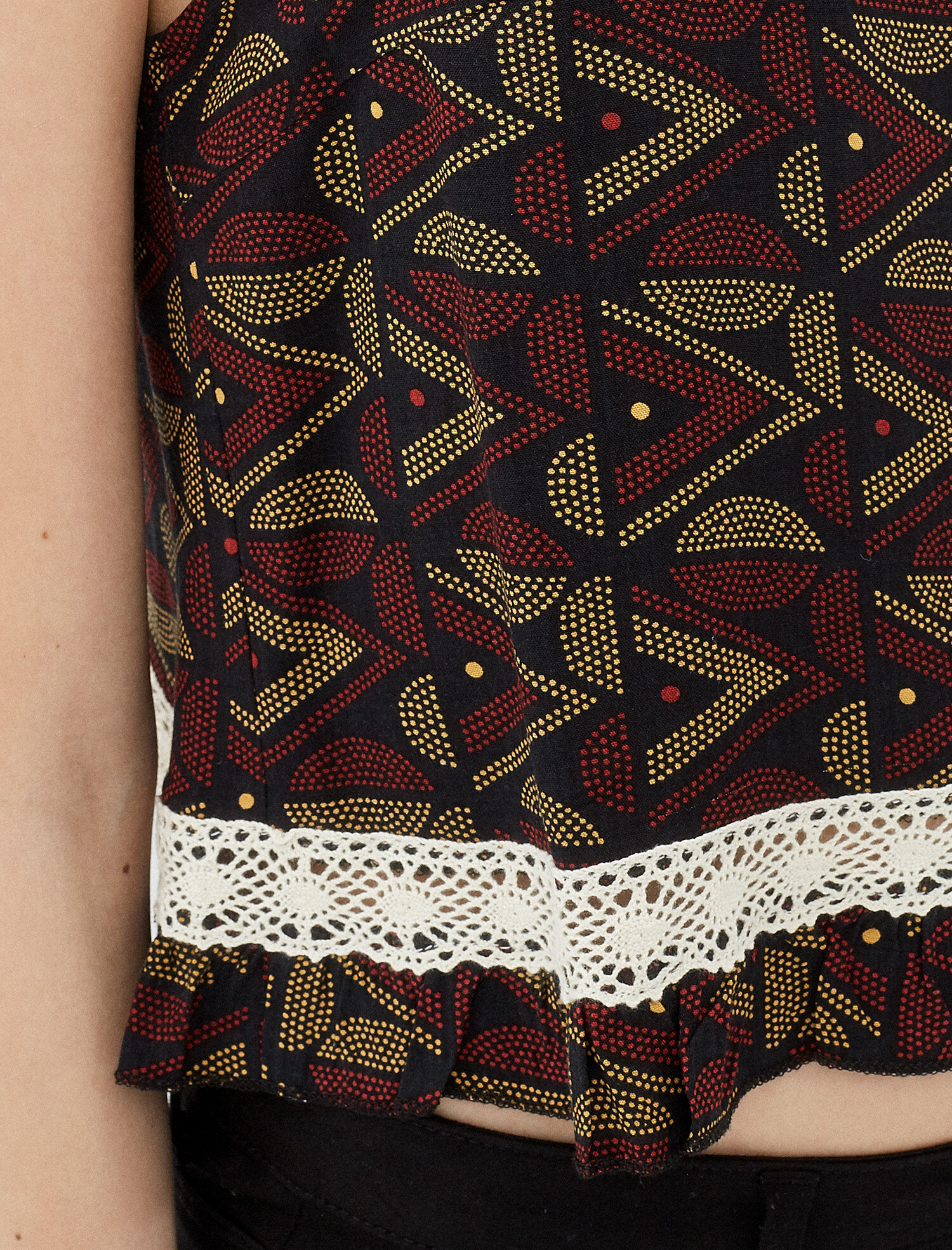   Dantel Detaylı Bluz