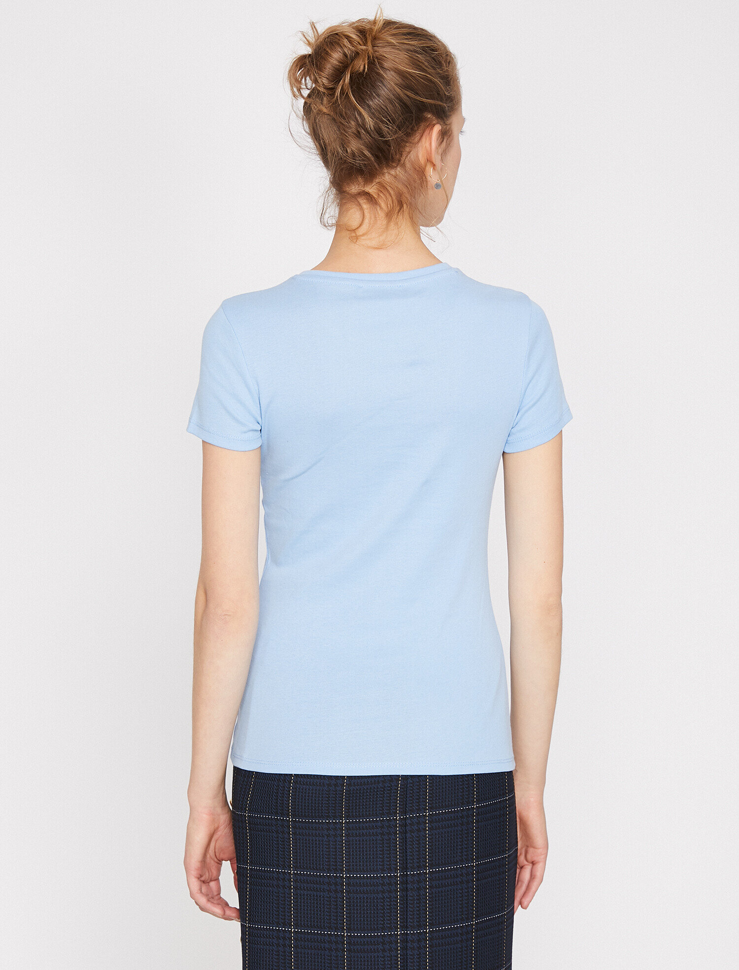   Bisiklet Yaka Dar Kesim Basic Tişört