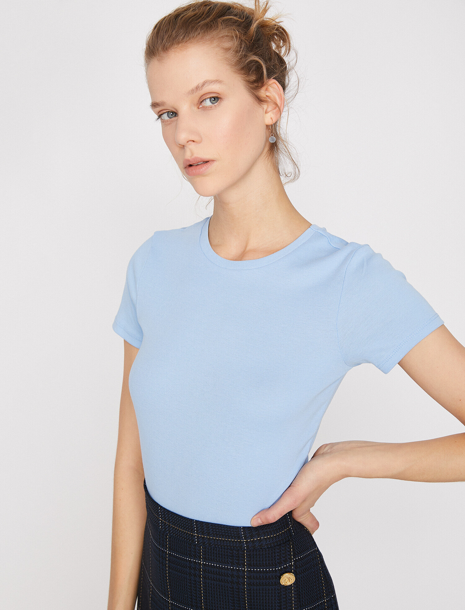   Bisiklet Yaka Dar Kesim Basic Tişört