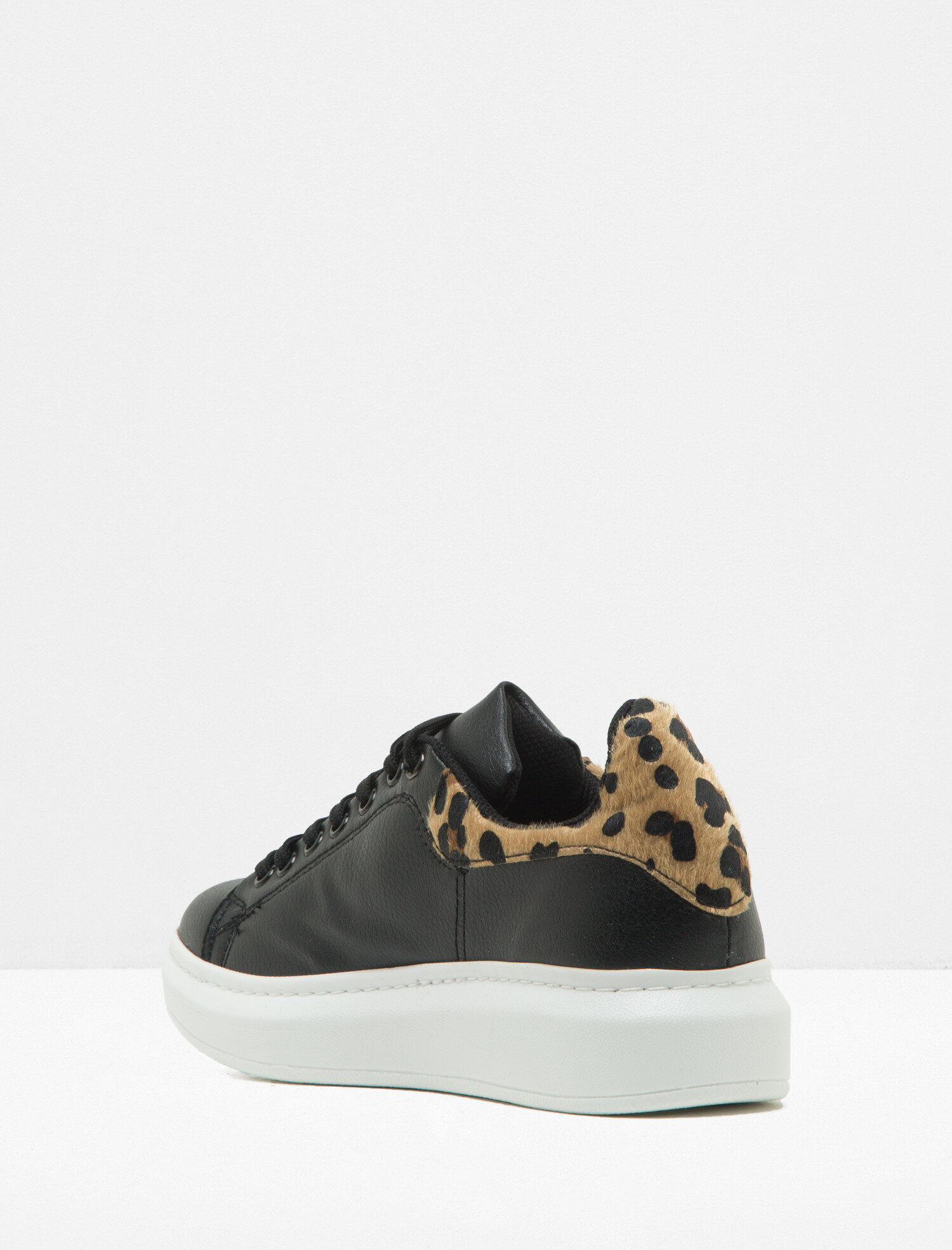  Kadın Bağcıklı Spor Ayakkabı