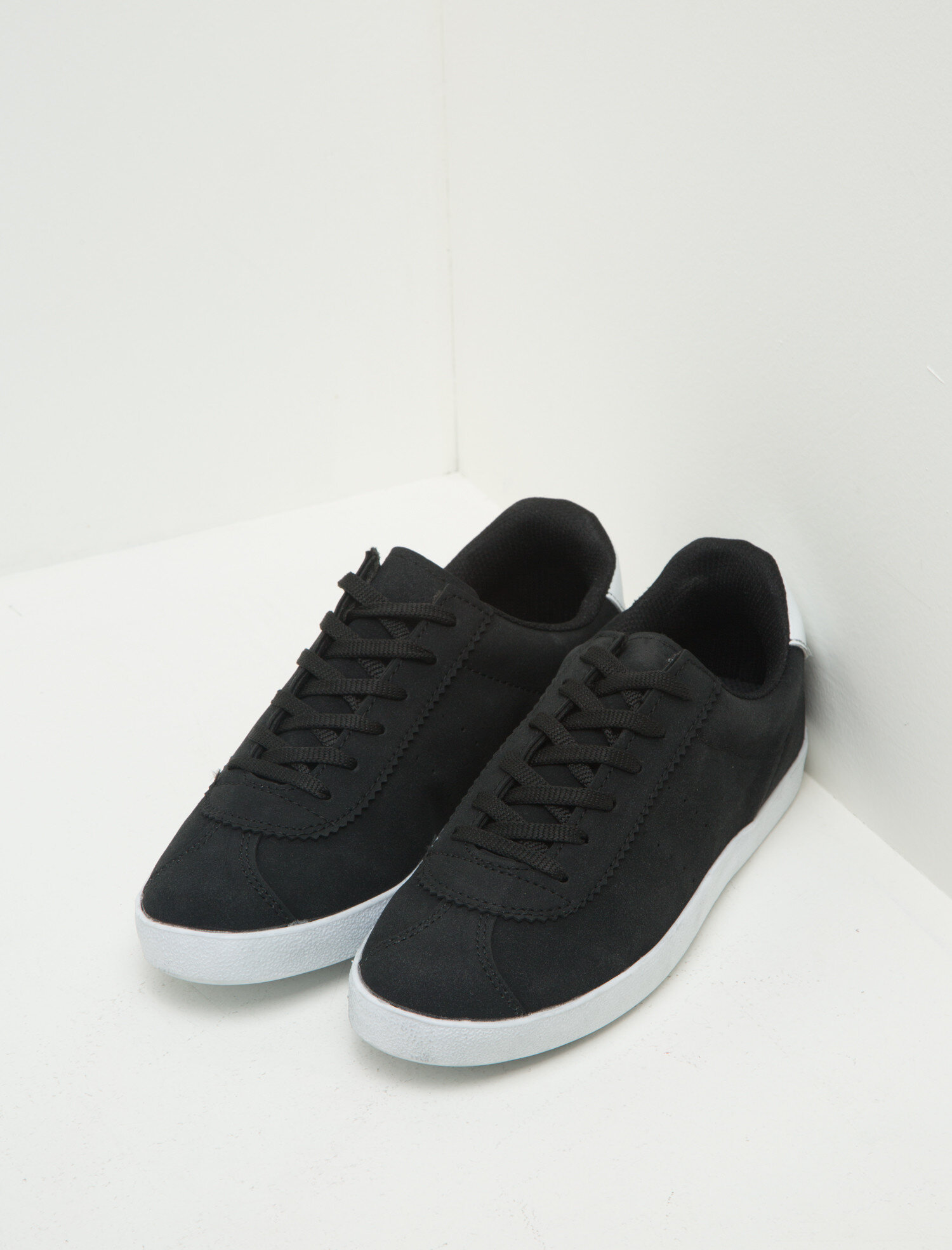  Kadın Bağcıklı Spor Ayakkabı