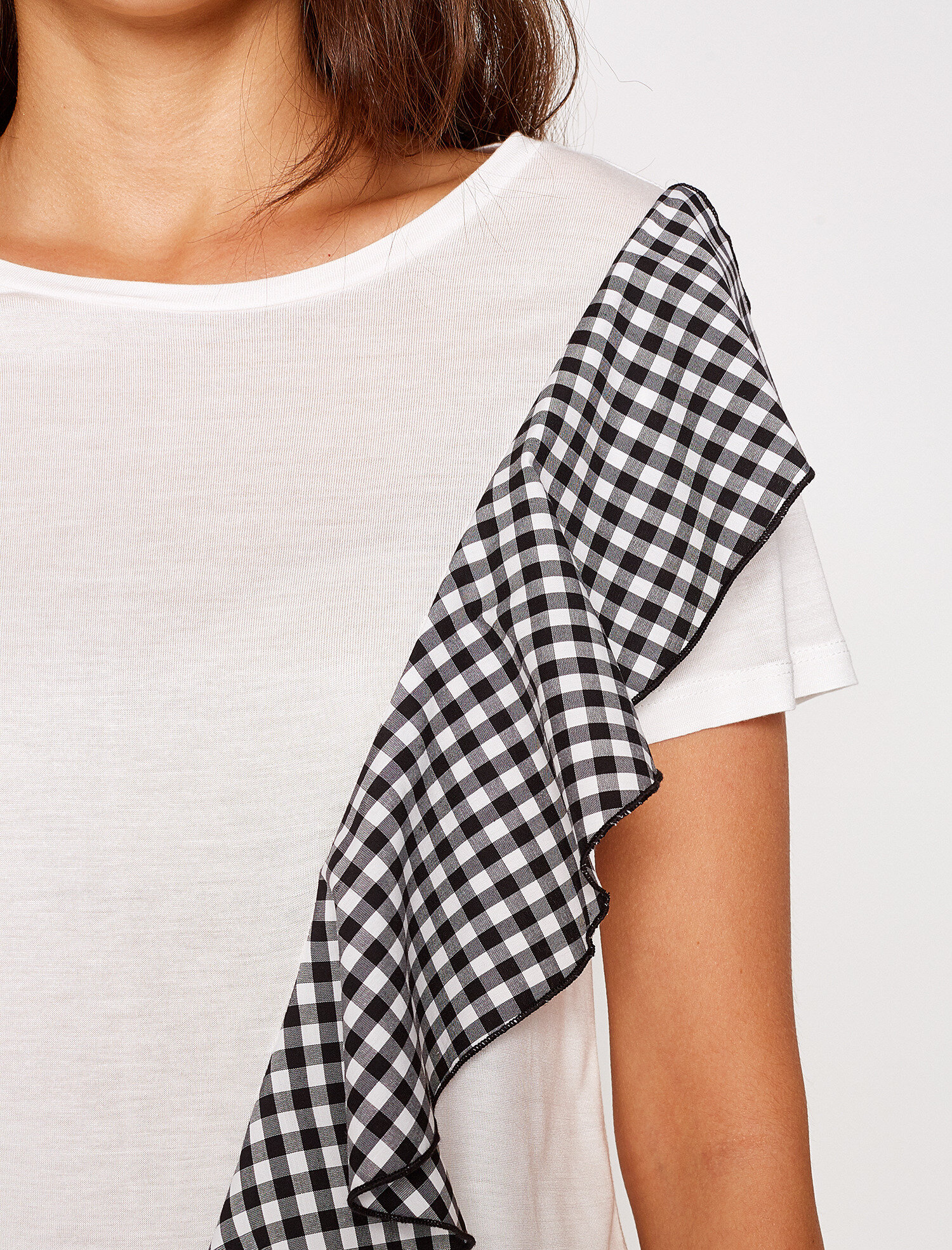   FIrfır Detaylı T-Sirt