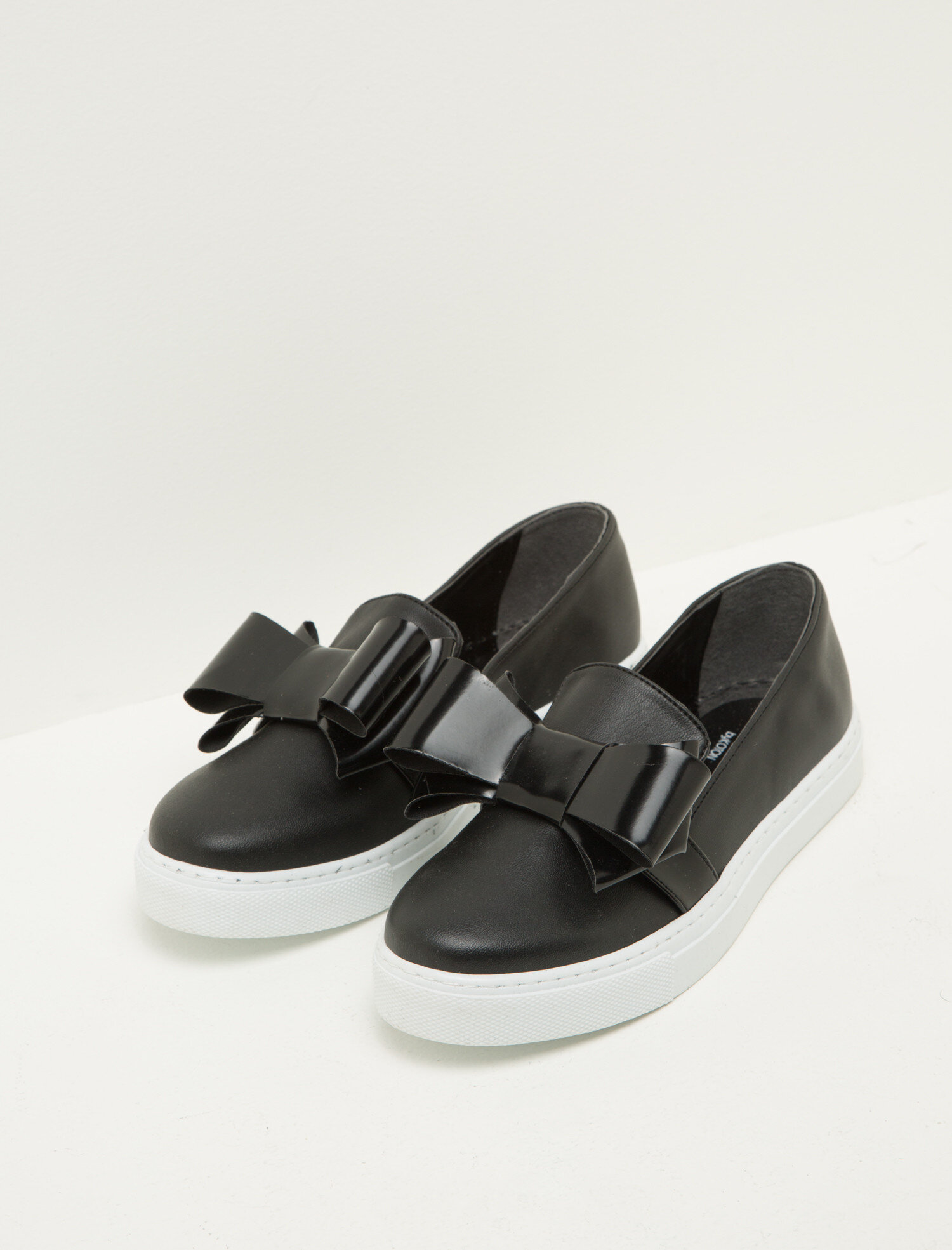  Kadın Fiyonk Detaylı Ayakkabı