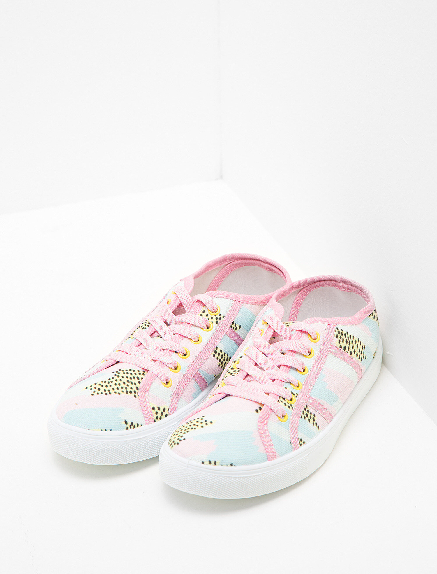 Kadın Bağcıklı Ayakkabı