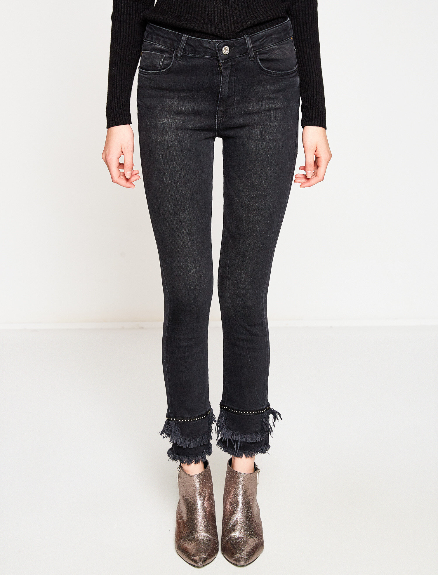   Püskül Detaylı Jean Pantolon