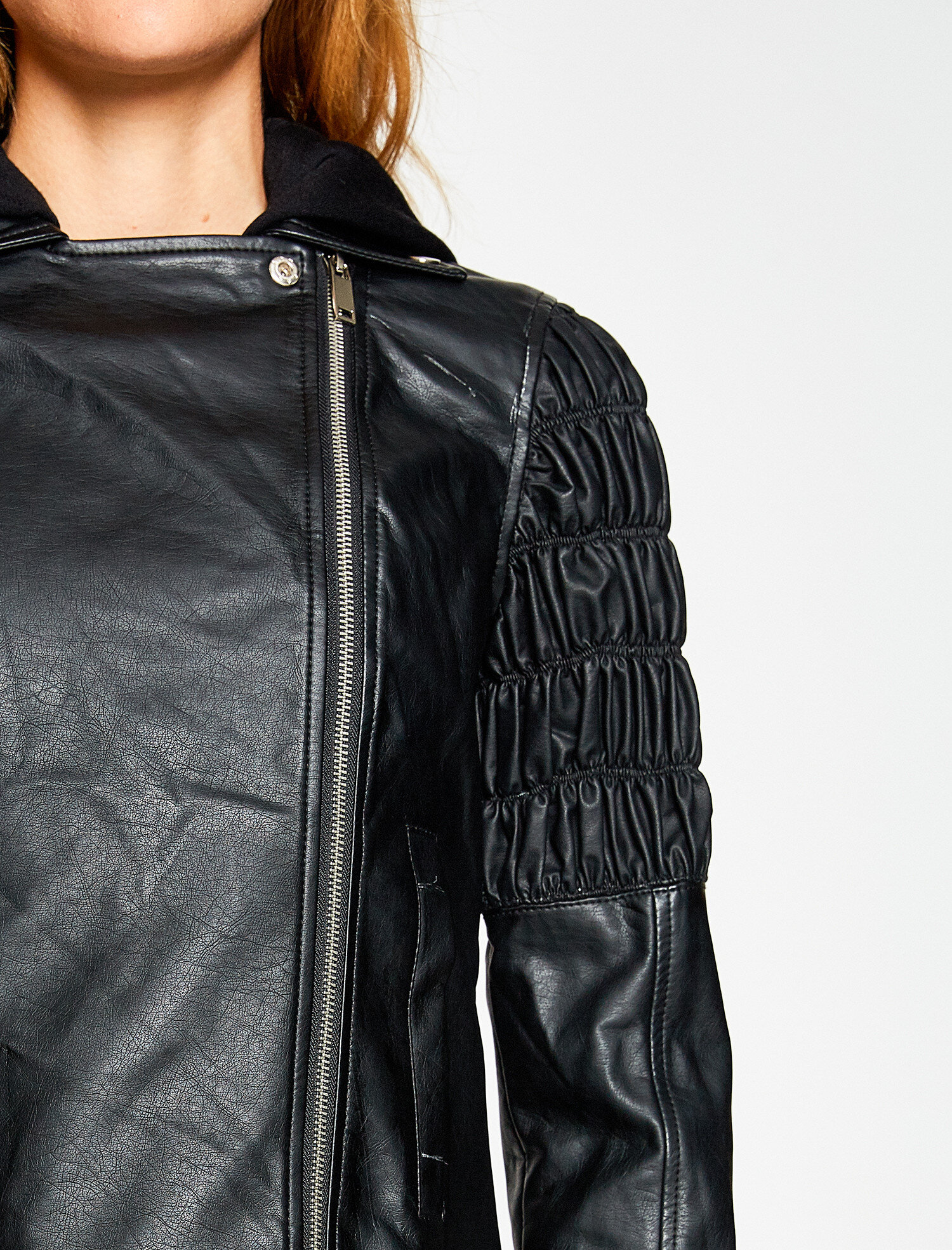   Deri Görünümlü Mont