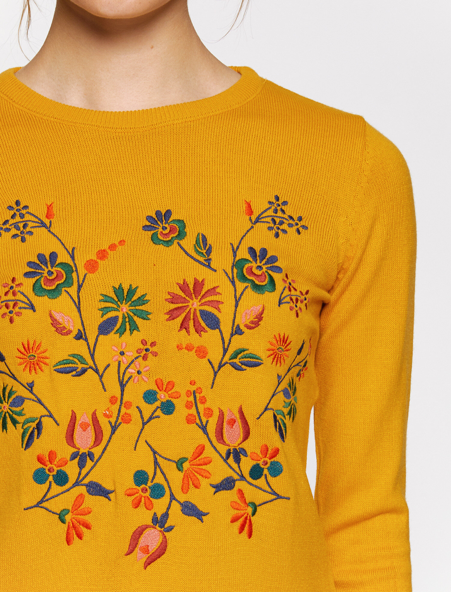   İşleme Detaylı Triko Kazak