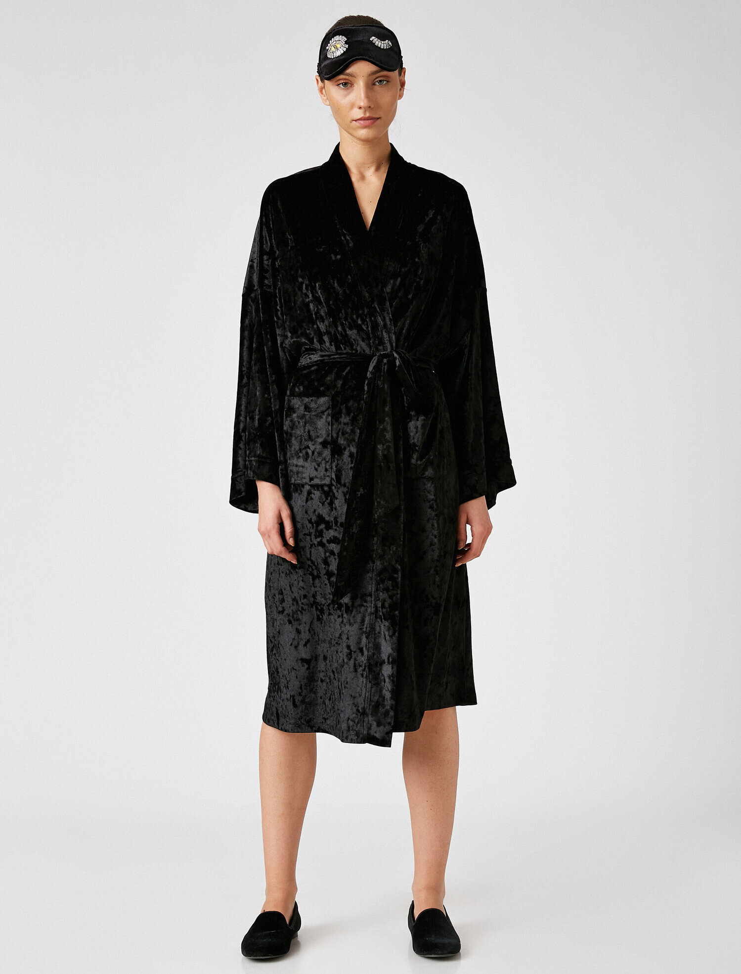   Kadife İşlemeli Sabahlık