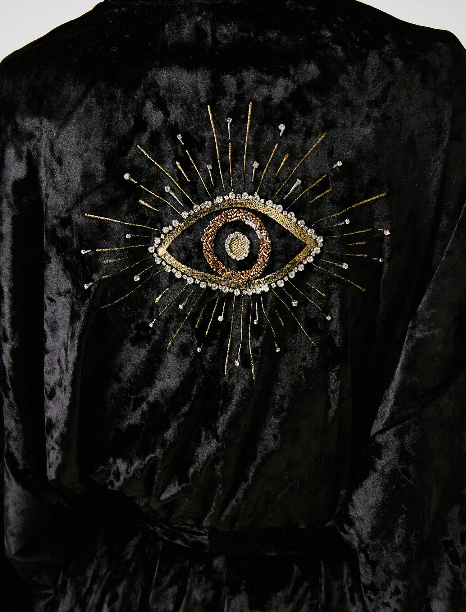   Kadife İşlemeli Sabahlık