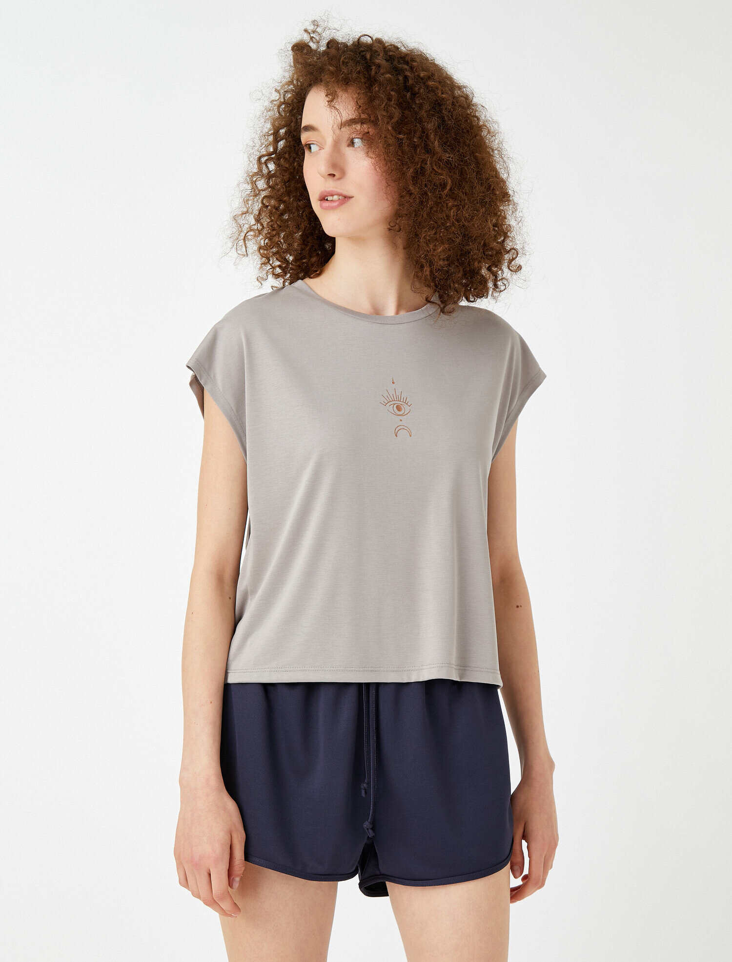   Sırt Detaylı Spor Tişört