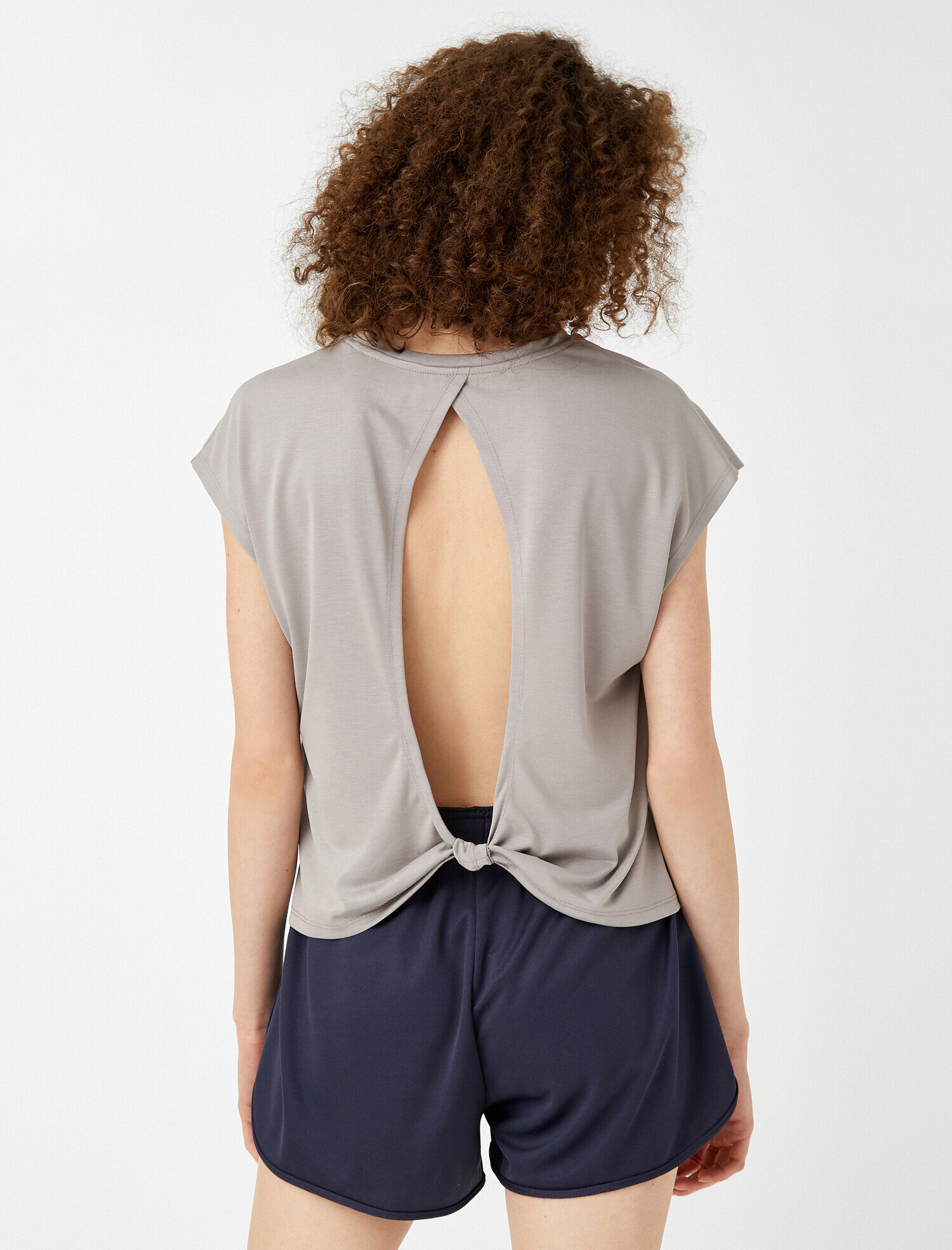   Sırt Detaylı Spor Tişört