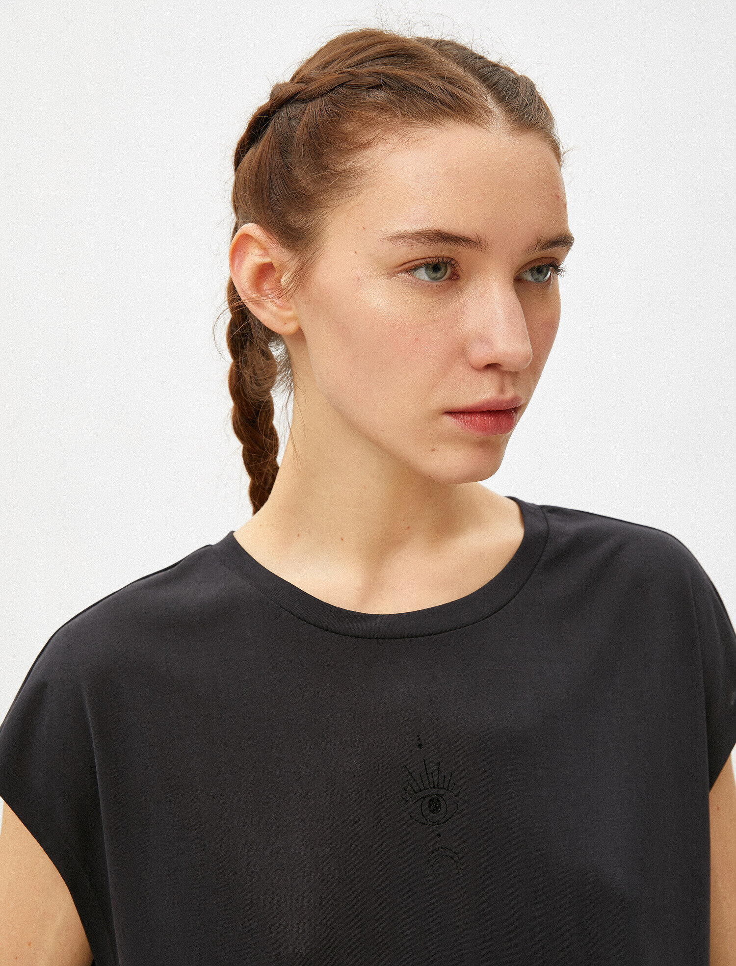   Sırt Detaylı Spor Tişört