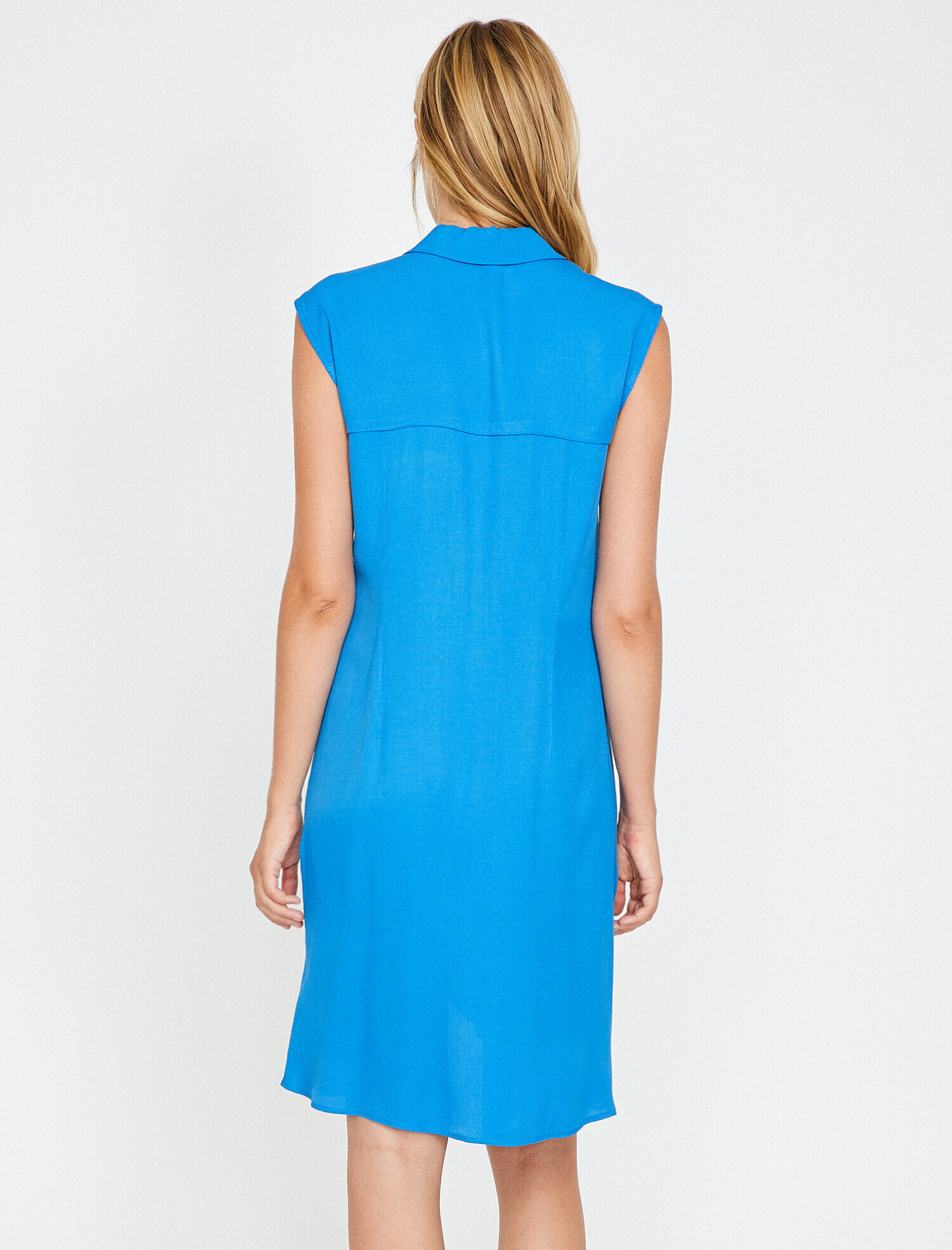   Düğme Detaylı Elbise