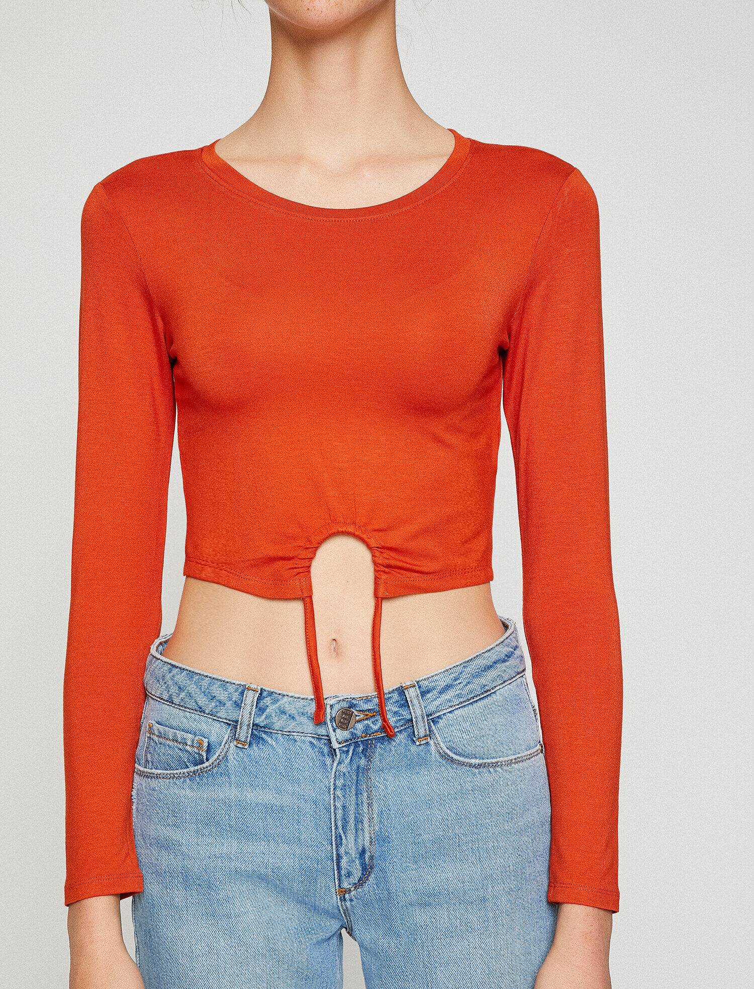   Uzun Kollu Tişört Bağcık Detaylı