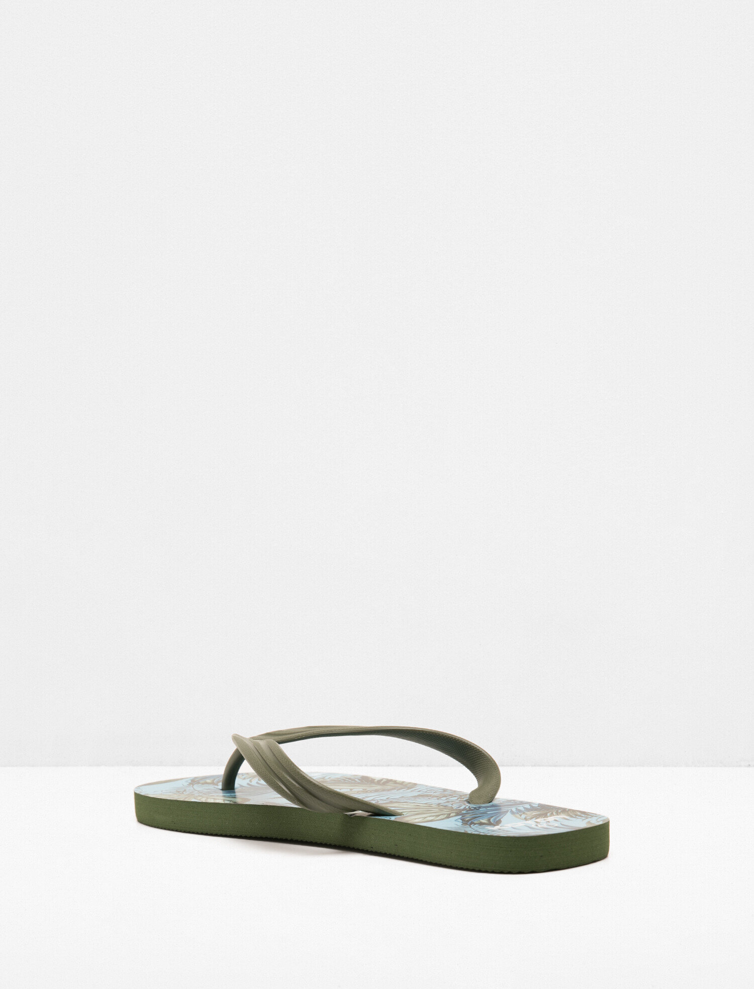  Erkek Parmak Arası Terlik