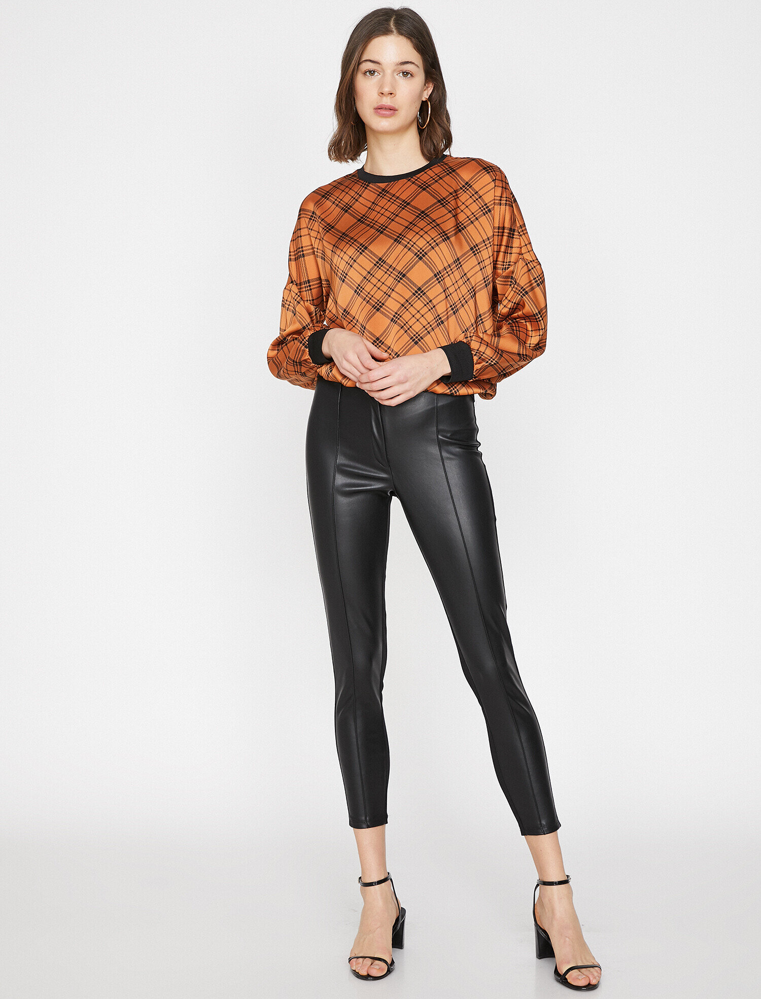   Deri Görünümlü Pantolon