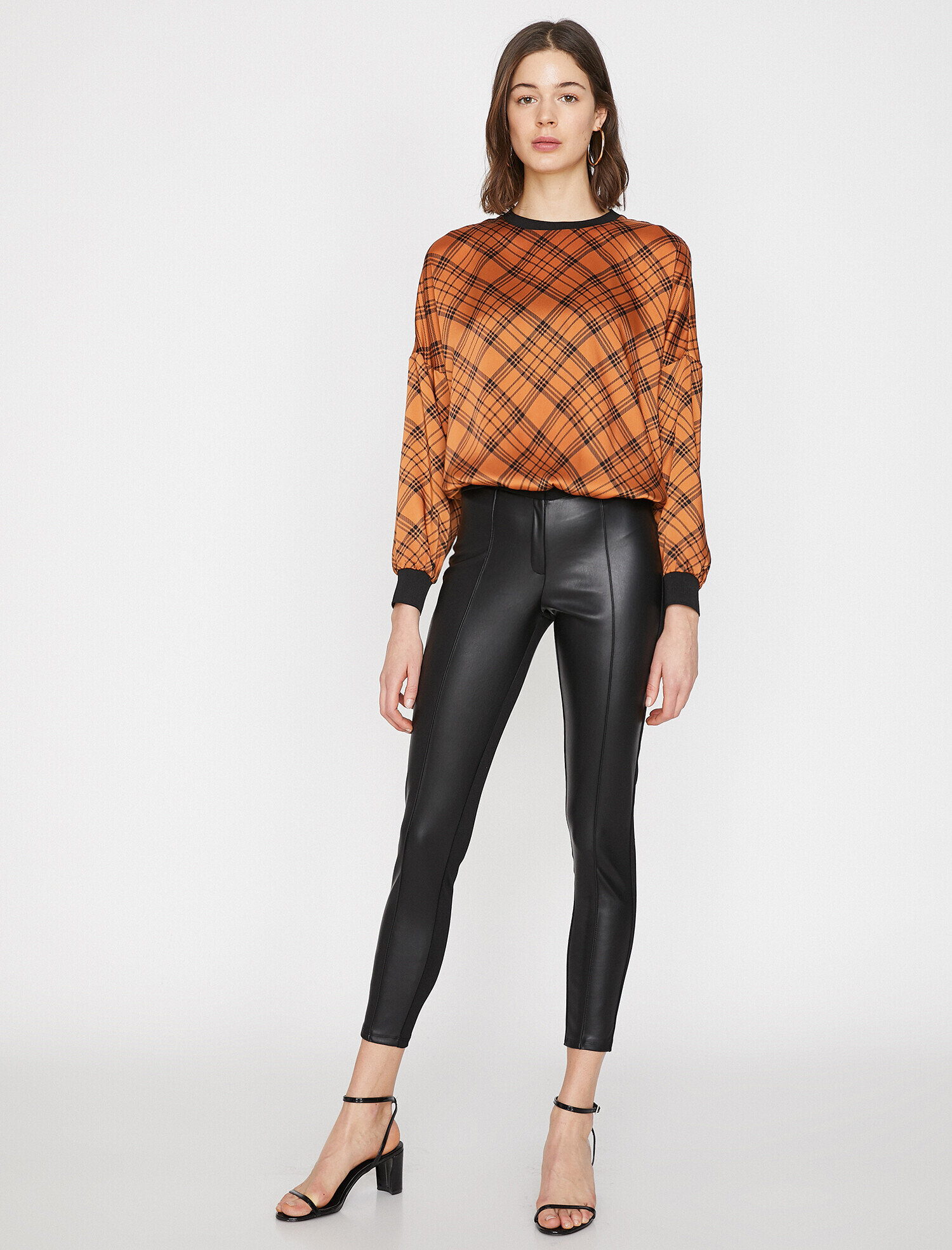   Deri Görünümlü Pantolon