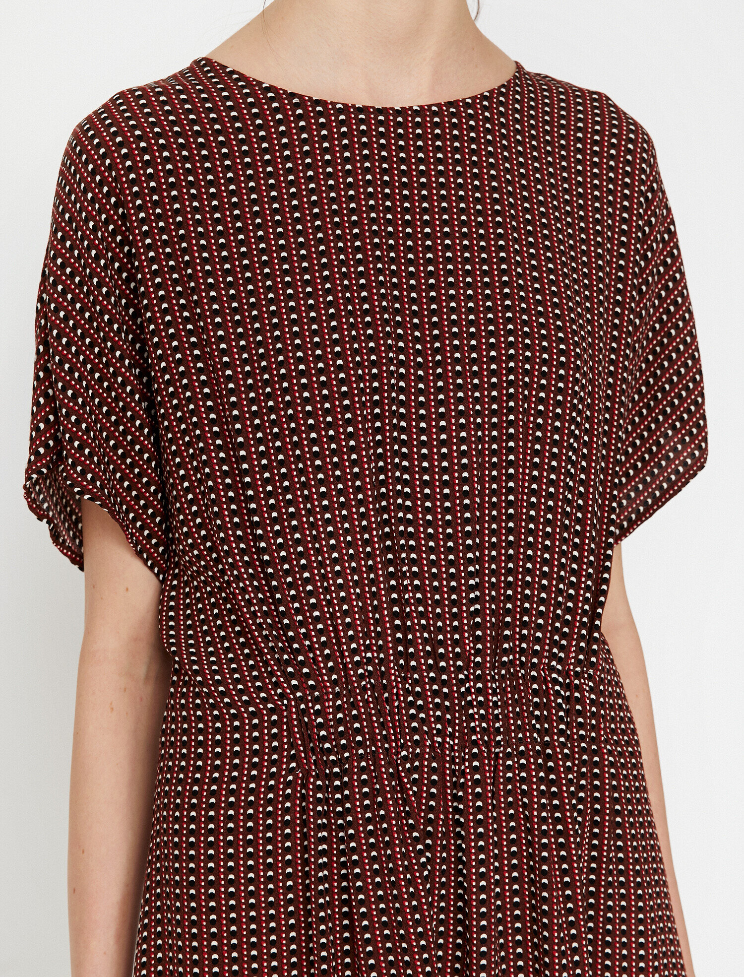   Desenli Dökümlü Elbise Kısa Kollu