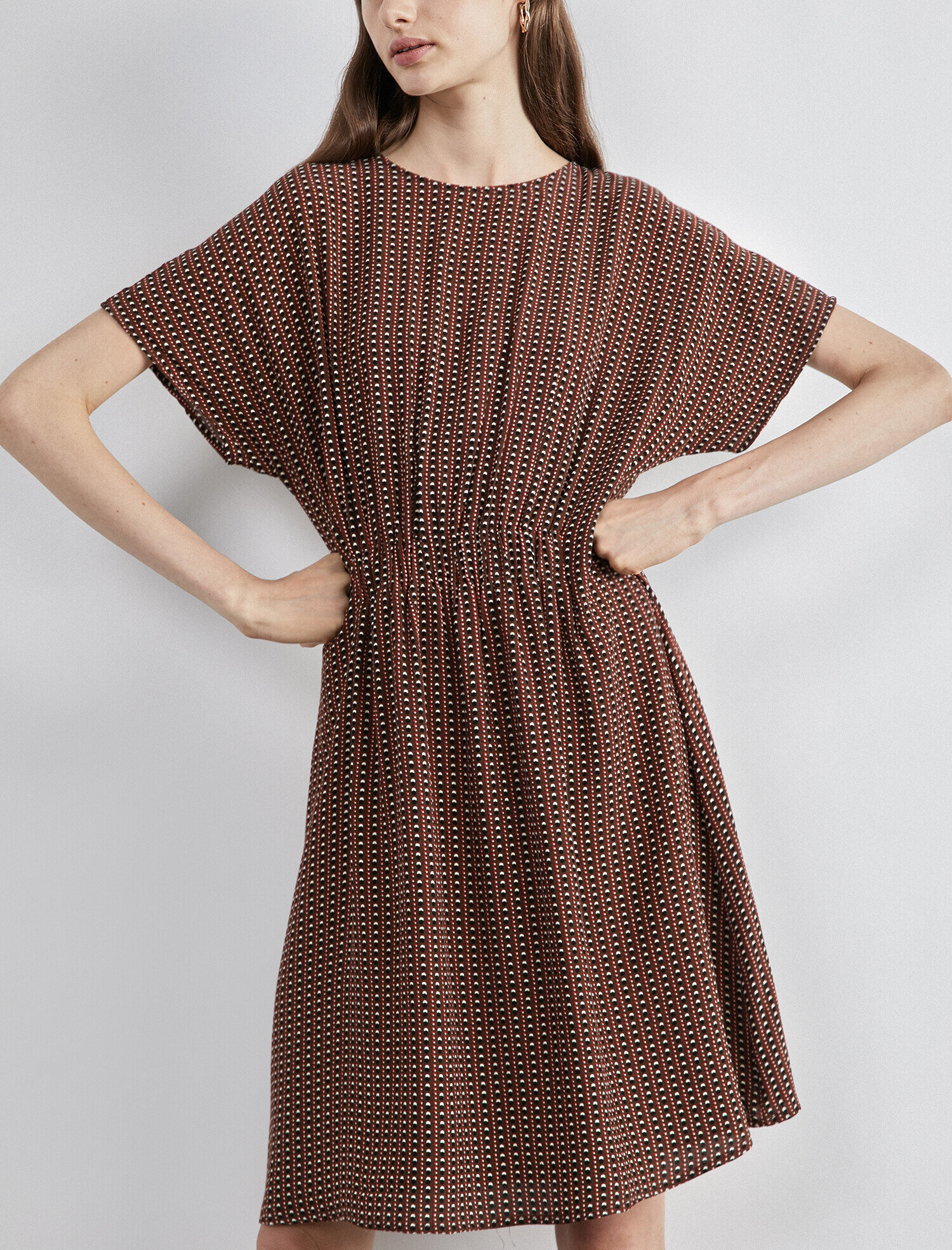   Desenli Dökümlü Elbise Kısa Kollu