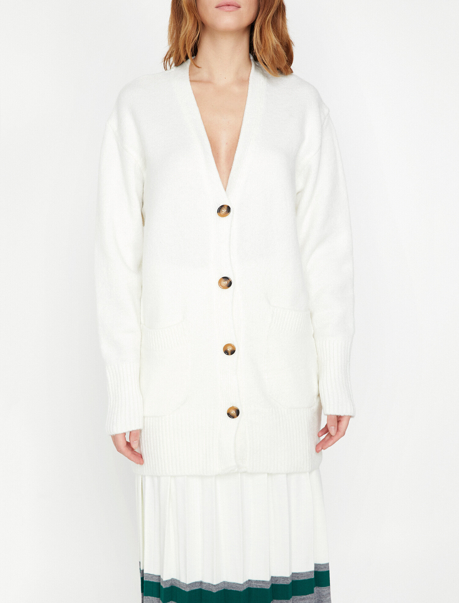   Uzun Kollu Düğme Detaylı Hırka