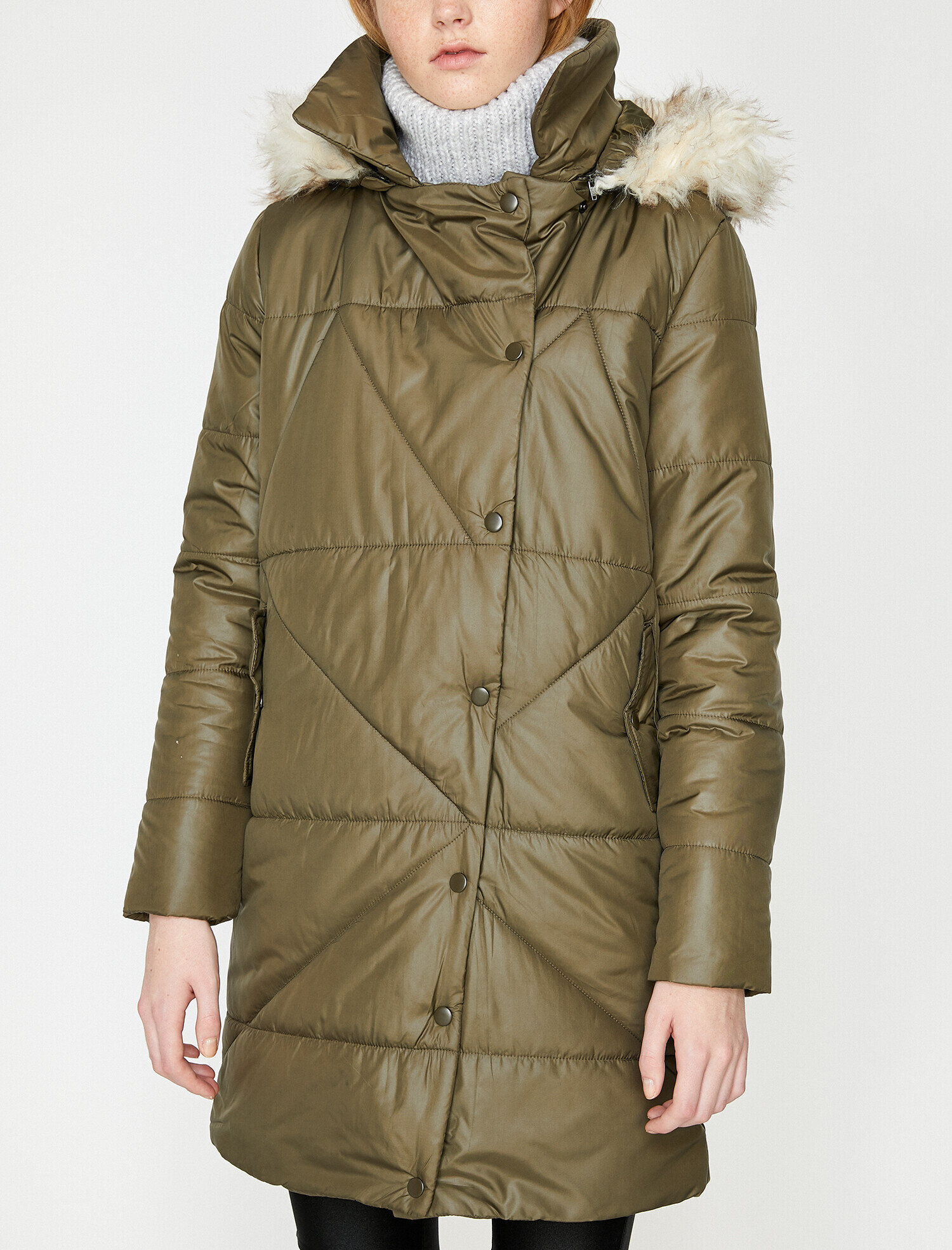 Suni Kürk Detaylı Kapüşonlu Uzun Şişme Mont