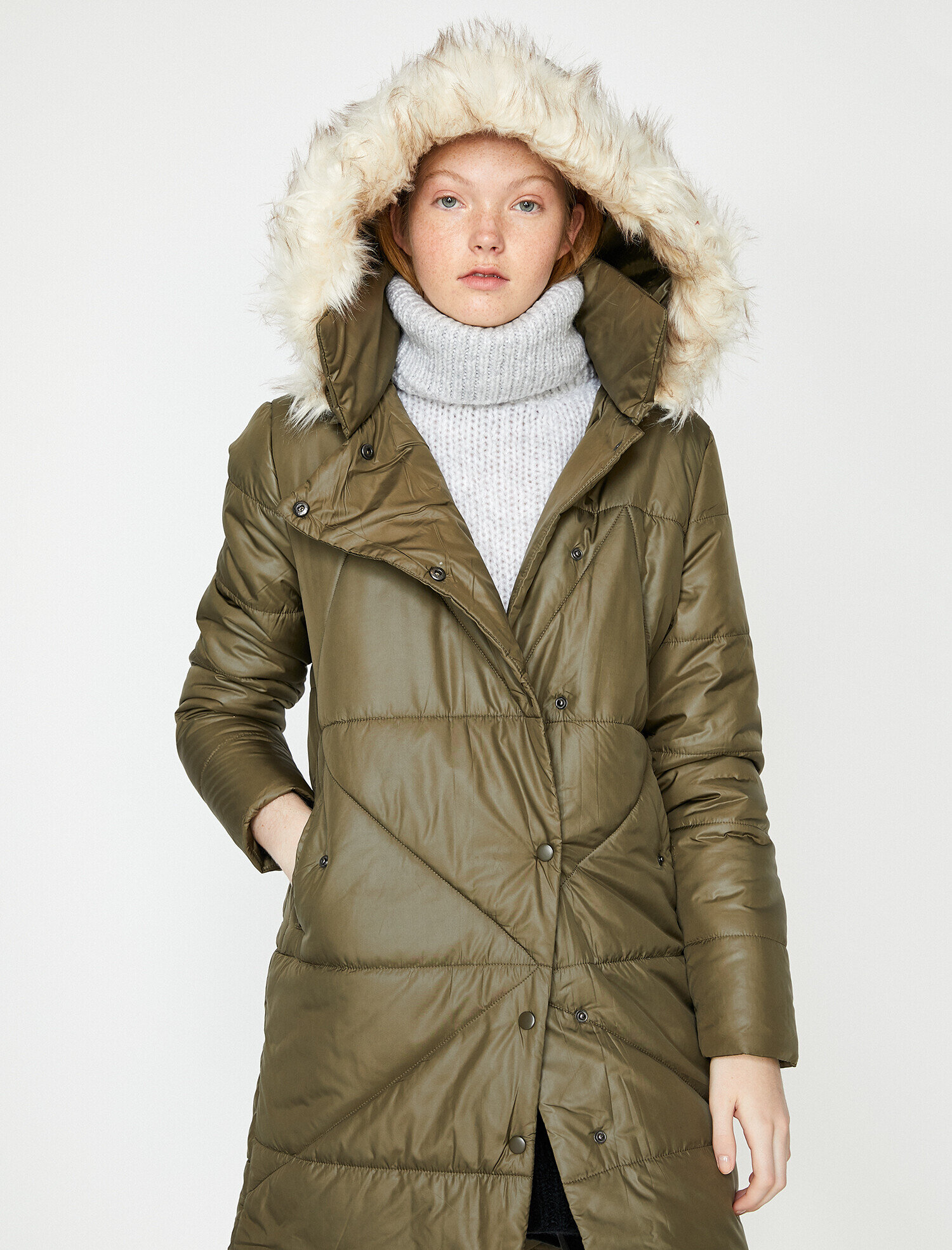 Suni Kürk Detaylı Kapüşonlu Uzun Şişme Mont