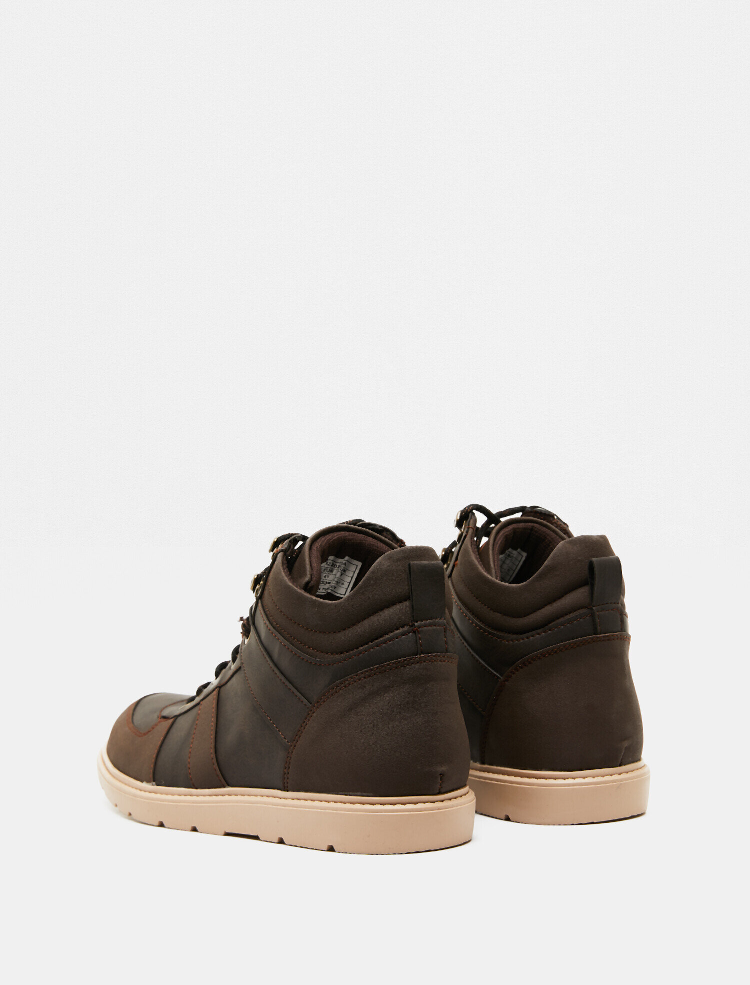  Erkek Bağcıklı Bot