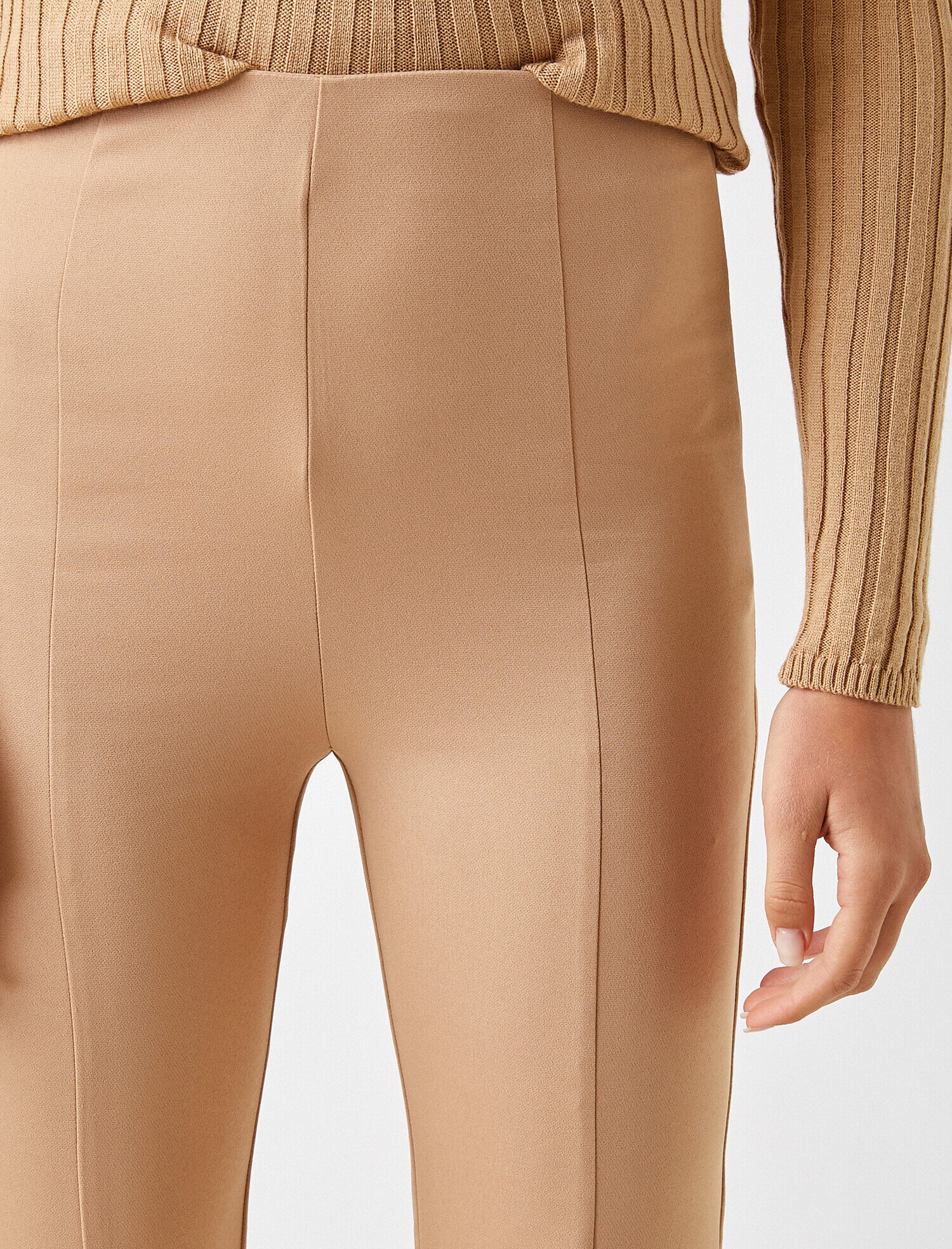   Geniş Paça Yırtmaçlı Pantolon