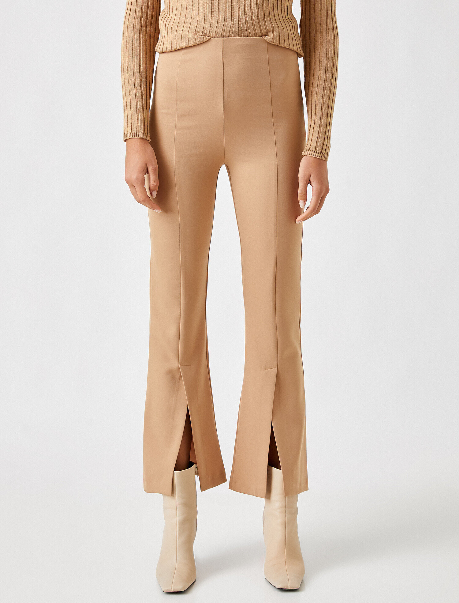   Geniş Paça Yırtmaçlı Pantolon