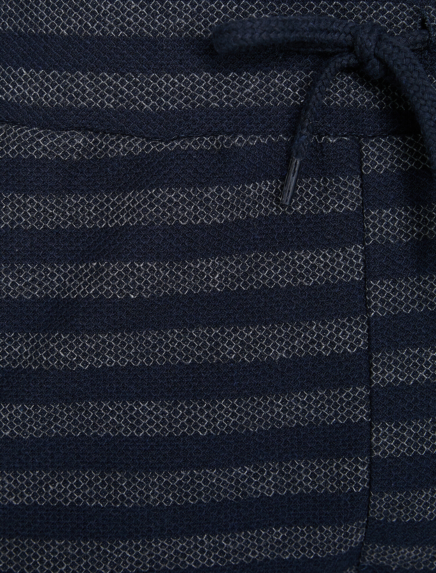   Cepli Çizgili Desenli Kumaş Şort