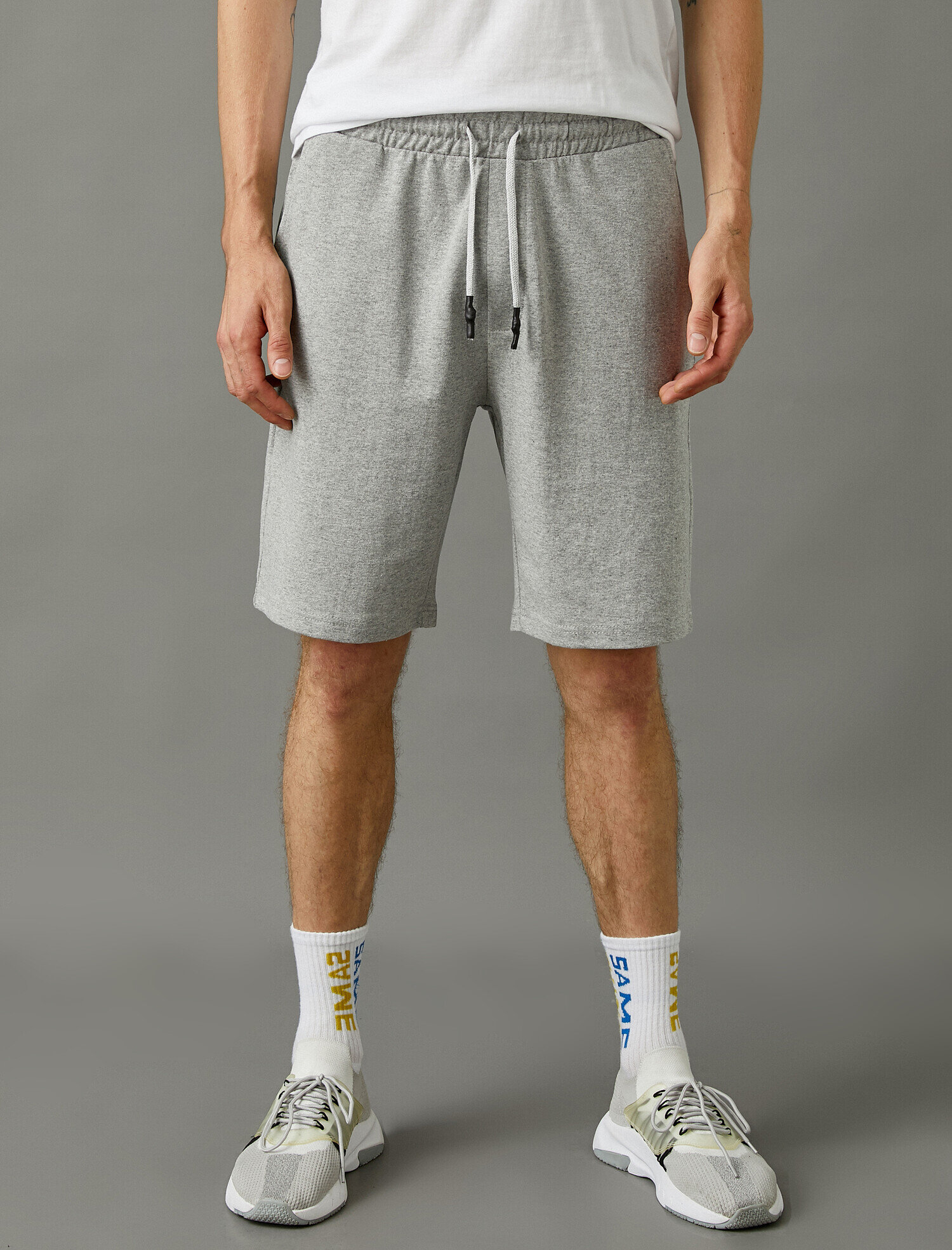   Belden Bağlamalı Bermuda Şort