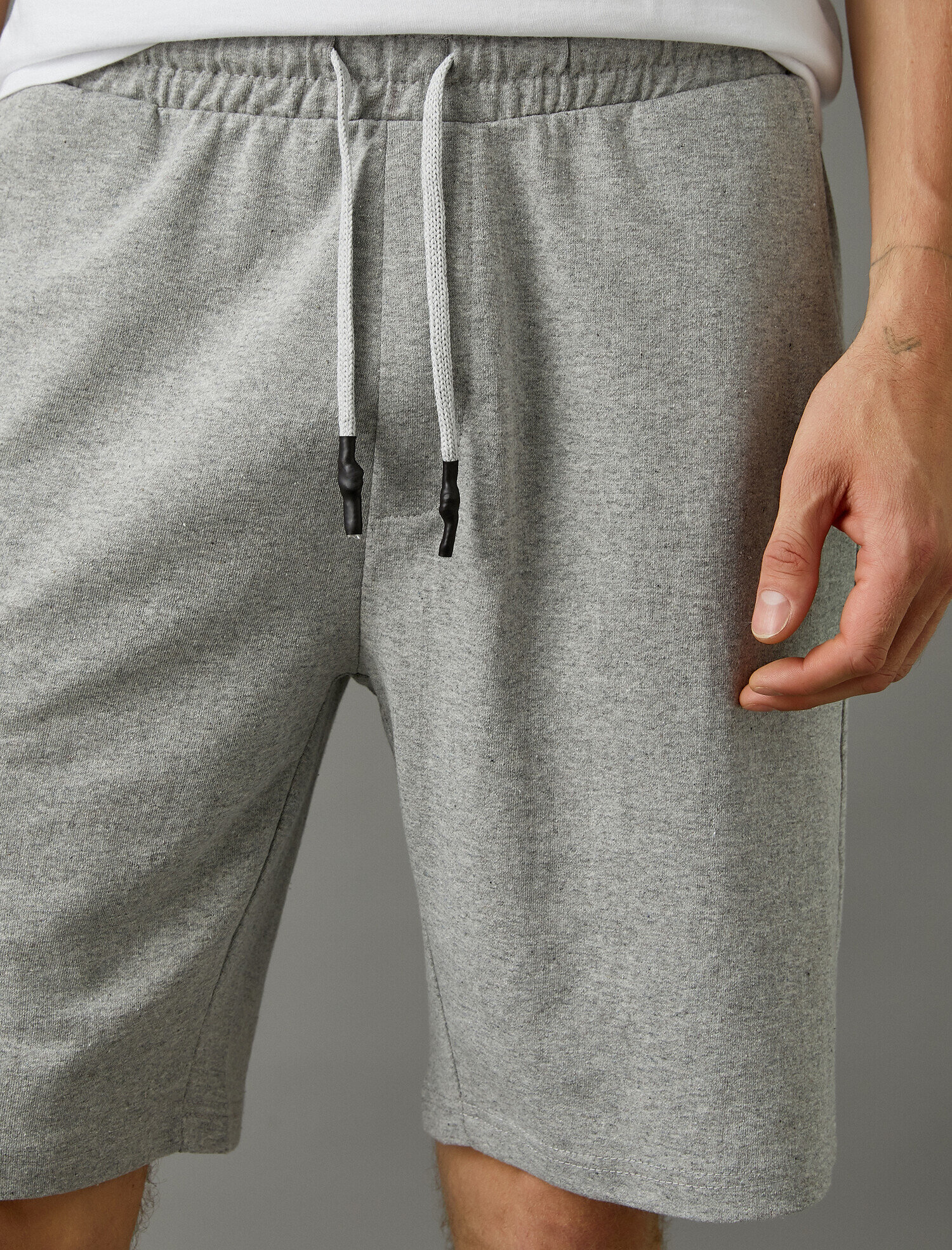   Belden Bağlamalı Bermuda Şort