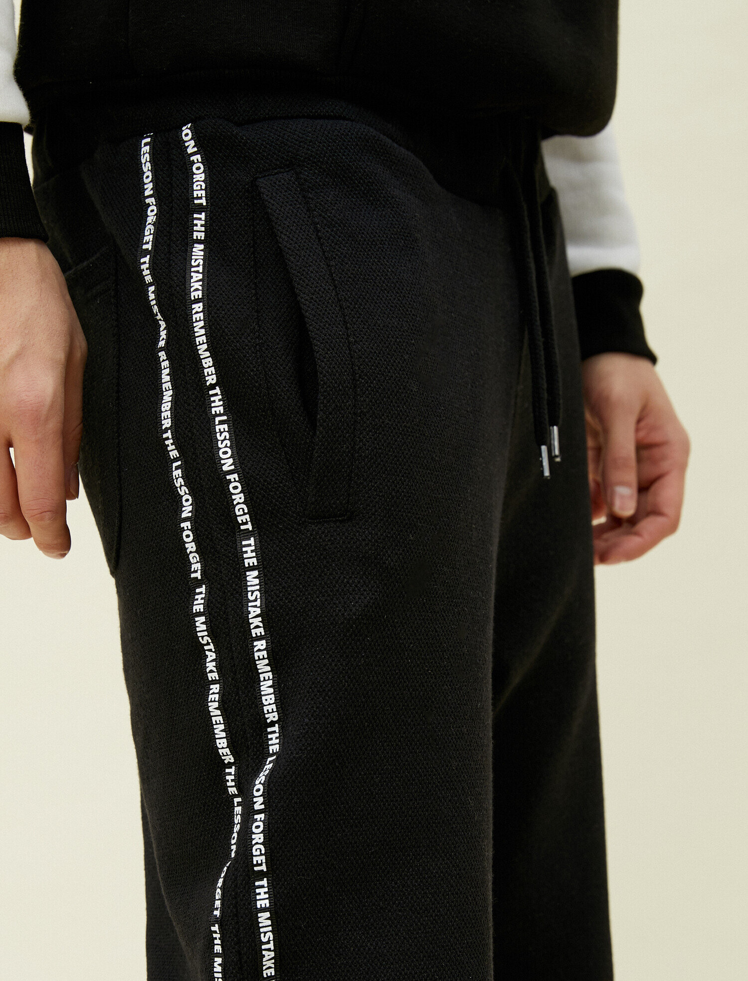   Yazılı Baskılı Beli Bağlamalı Jogger Eşofman Altı