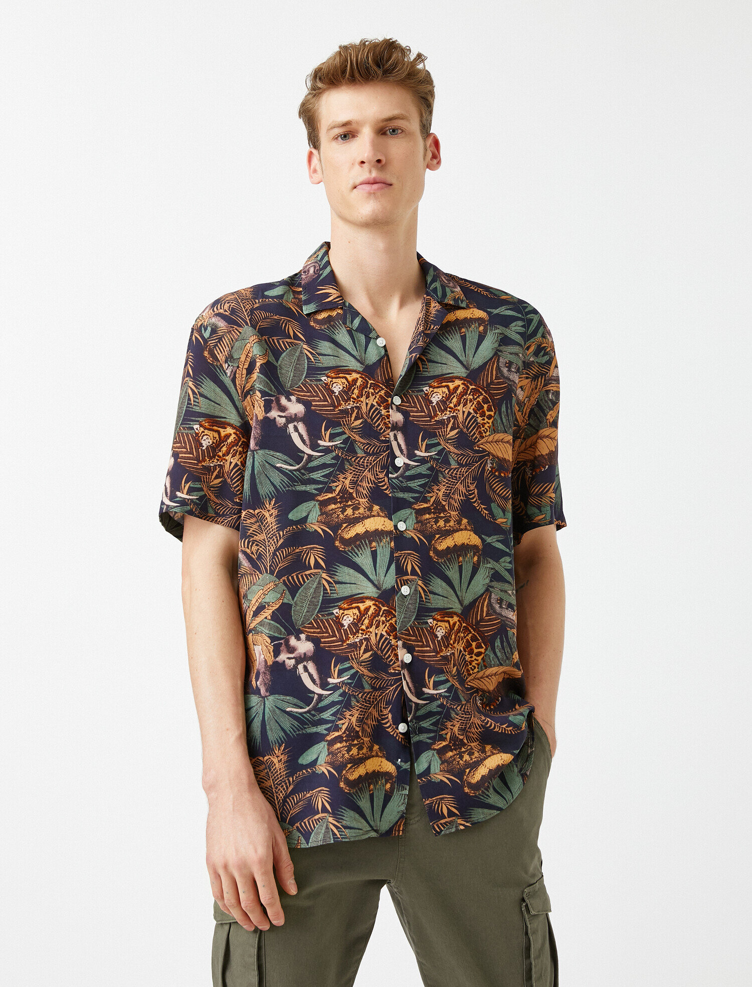   Kısa Kollu Gömlek Desenli