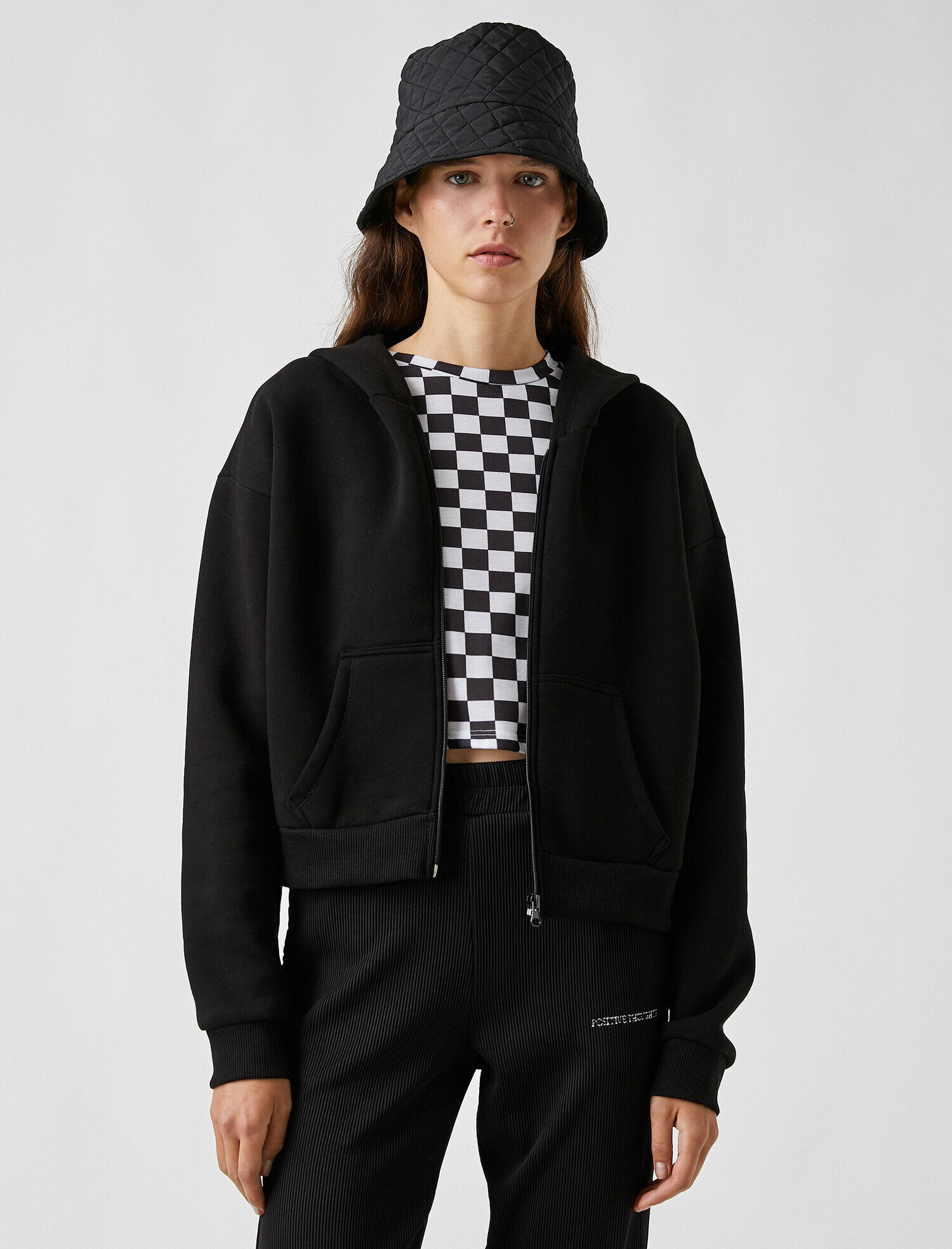   Kapüşonlu Fermuarlı Sweatshirt