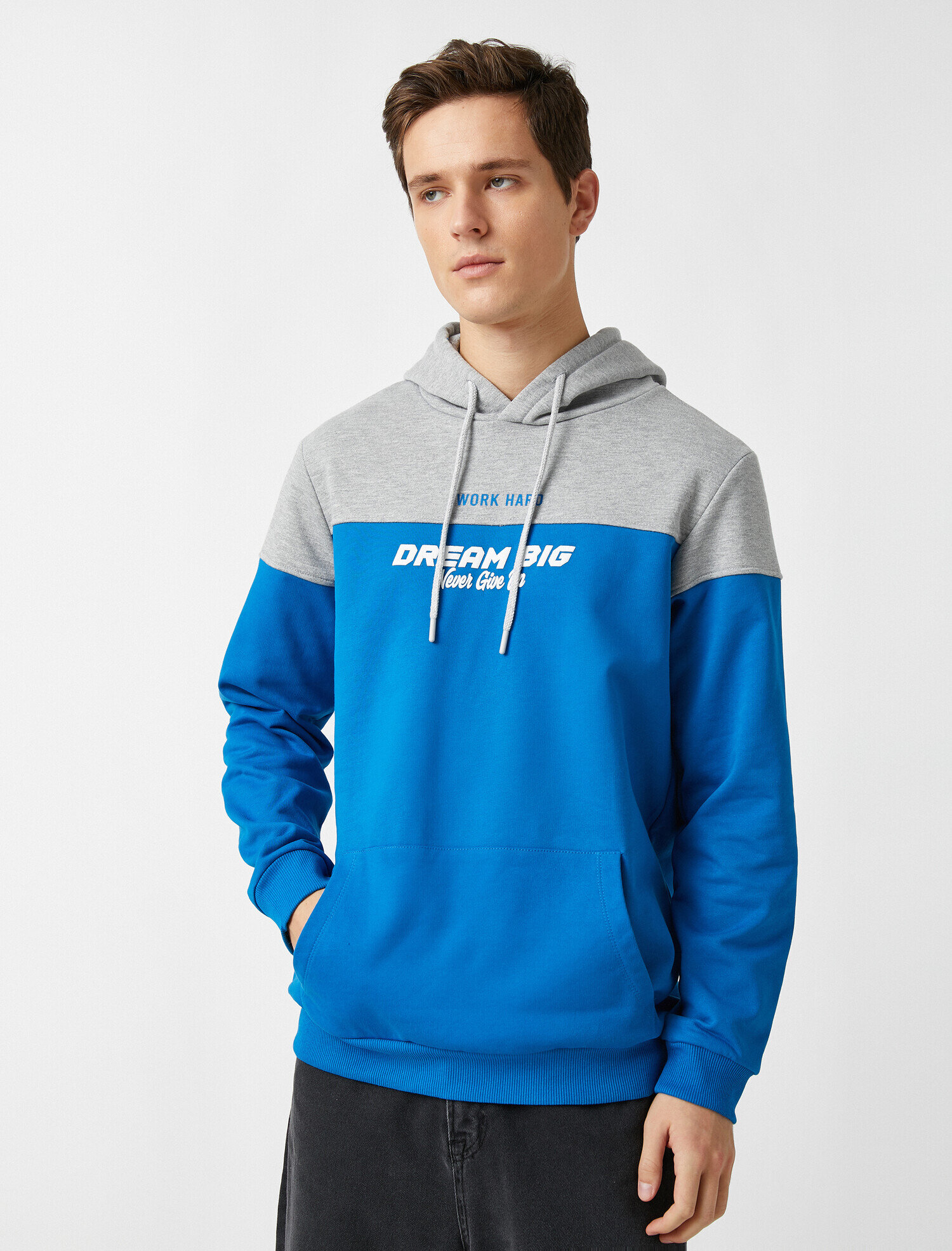 Renk Bloklu Yazılı Baskılı Kapüşonlu Sweatshirt