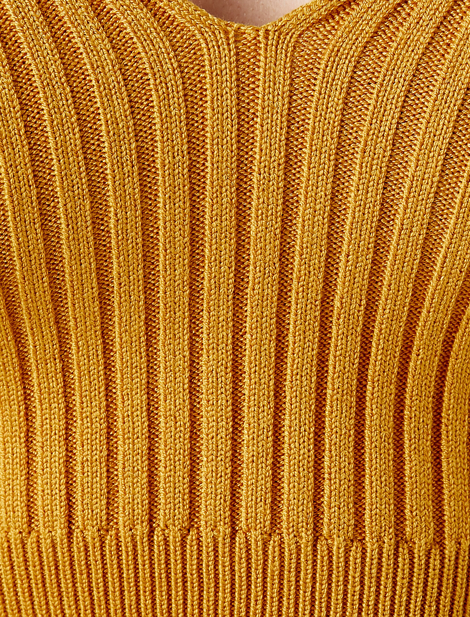   Fitilli Atlet V Yaka