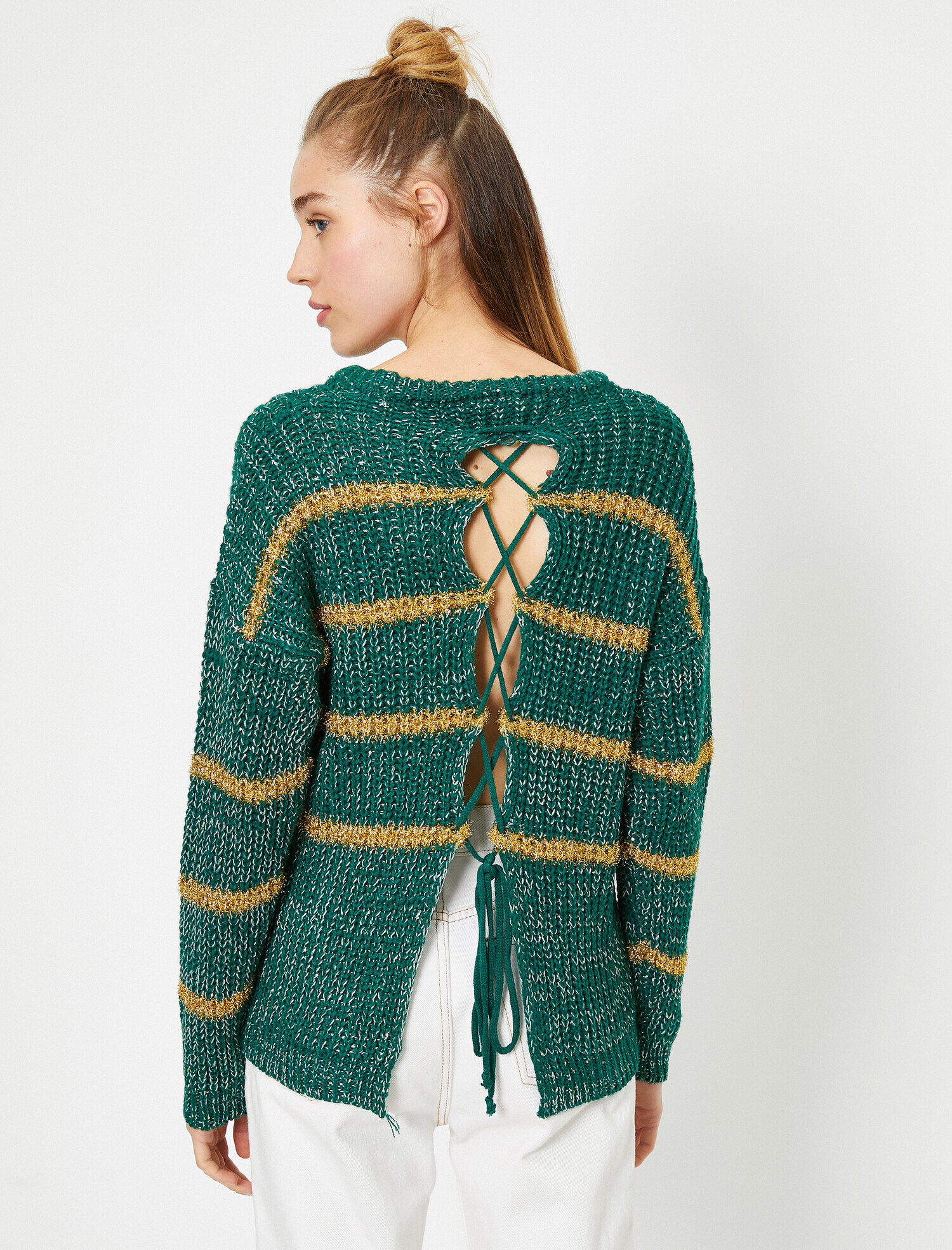   Sırt Detaylı Triko Kazak