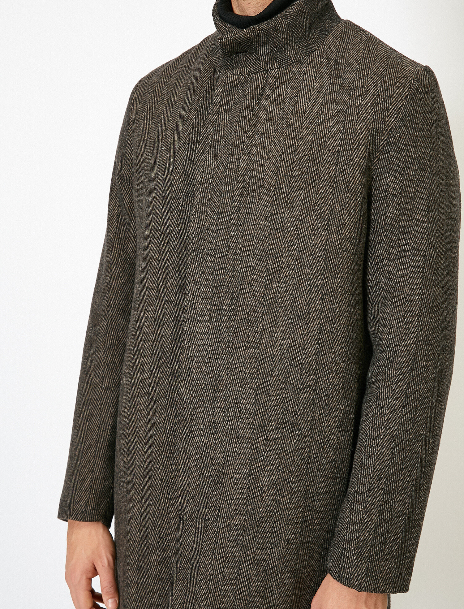 Düğme Detaylı Kaban