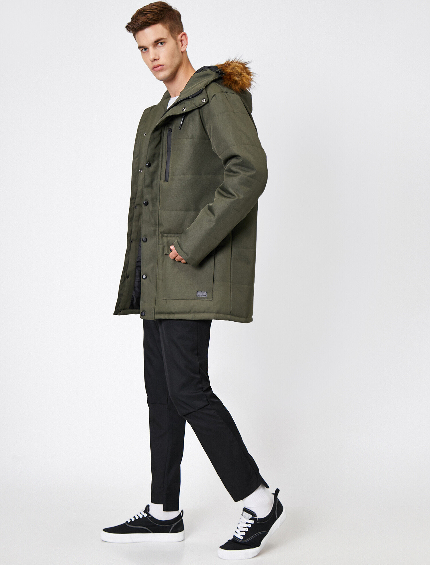   Kapüşonlu Şişme Kaban