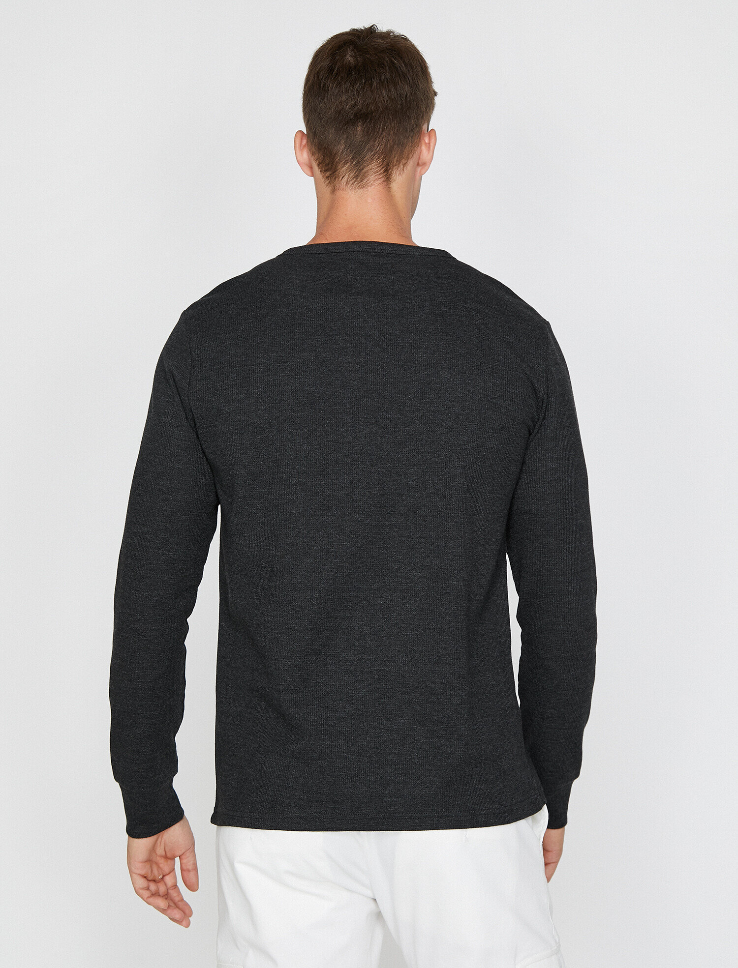   Düğme Detaylı Tişört