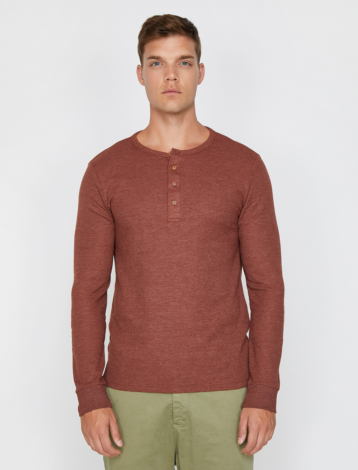   Düğme Detaylı Tişört