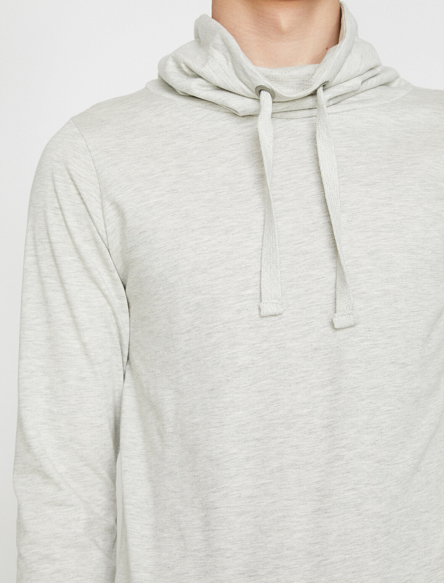   Yüksek Yaka Tişört