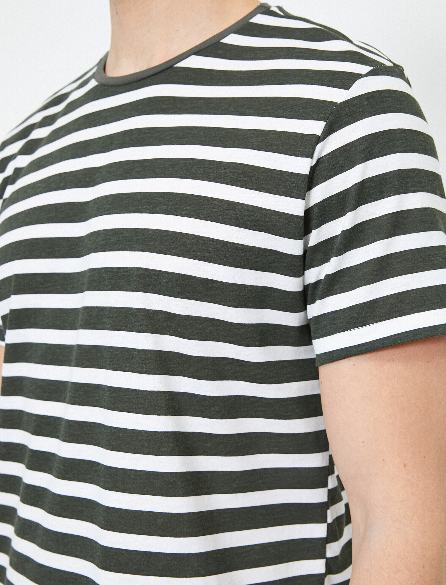   Bisiklet Yaka Kısa Kollu Çizgili Tişört