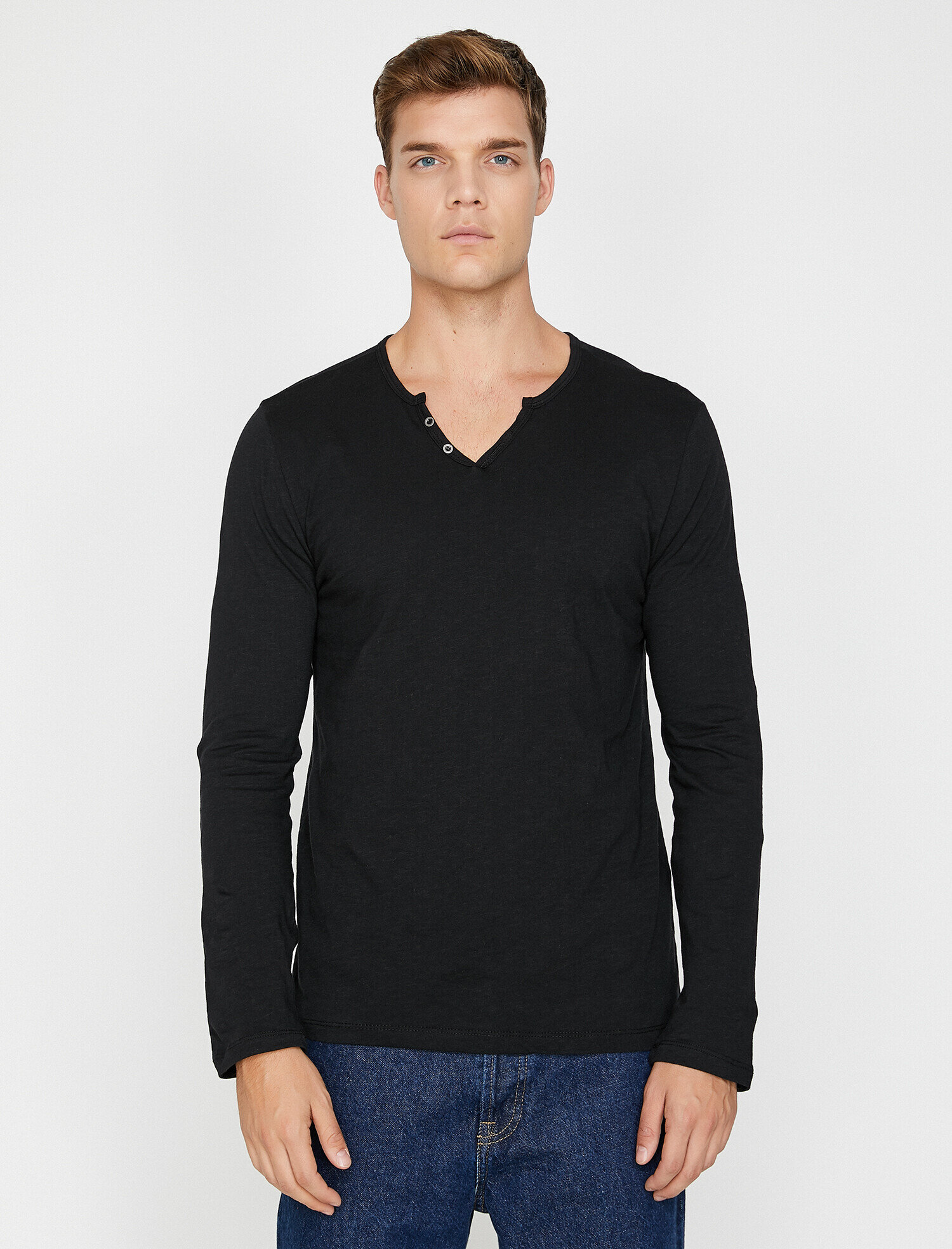   Düğme Detaylı Tişört