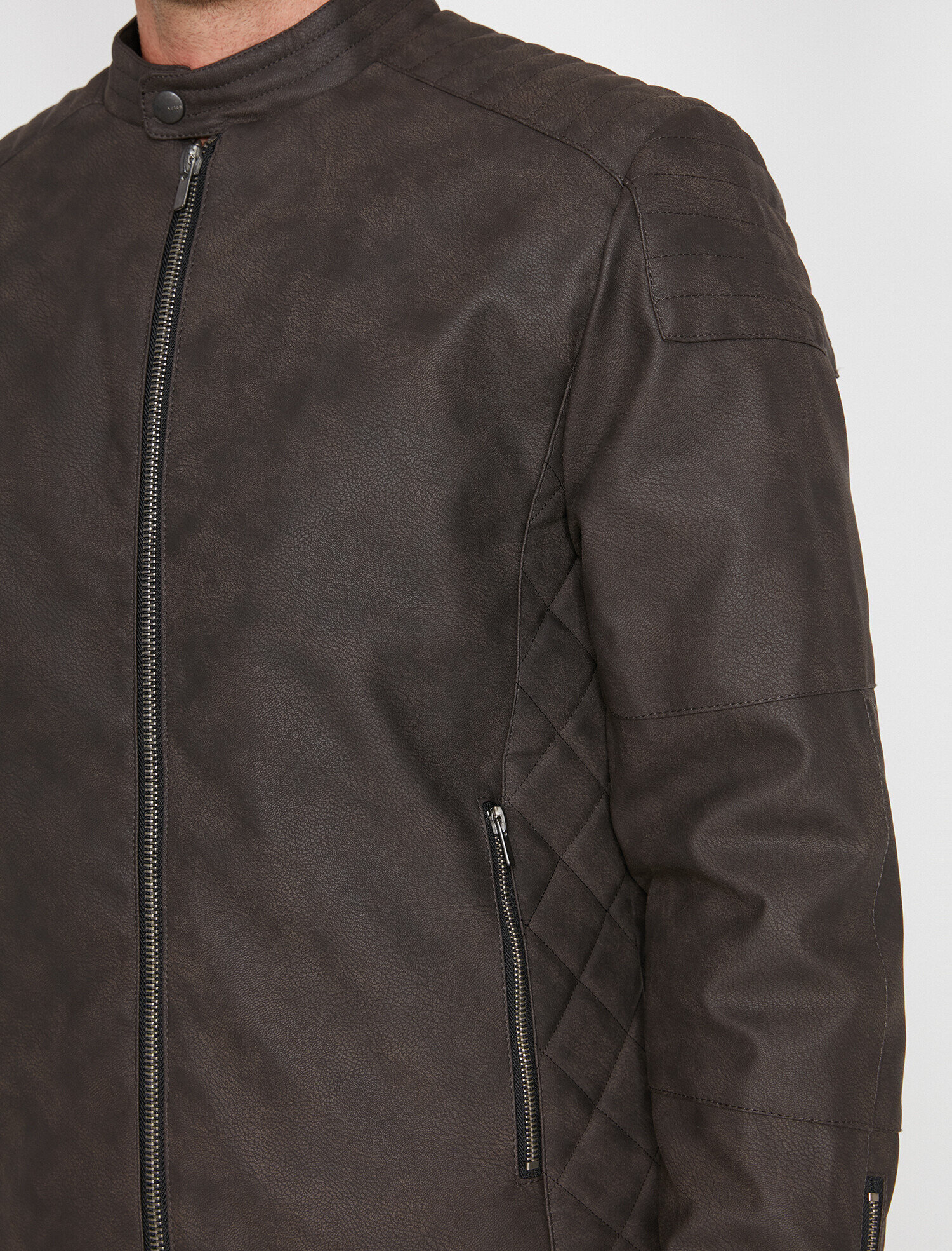   Deri Görünümlü Mont