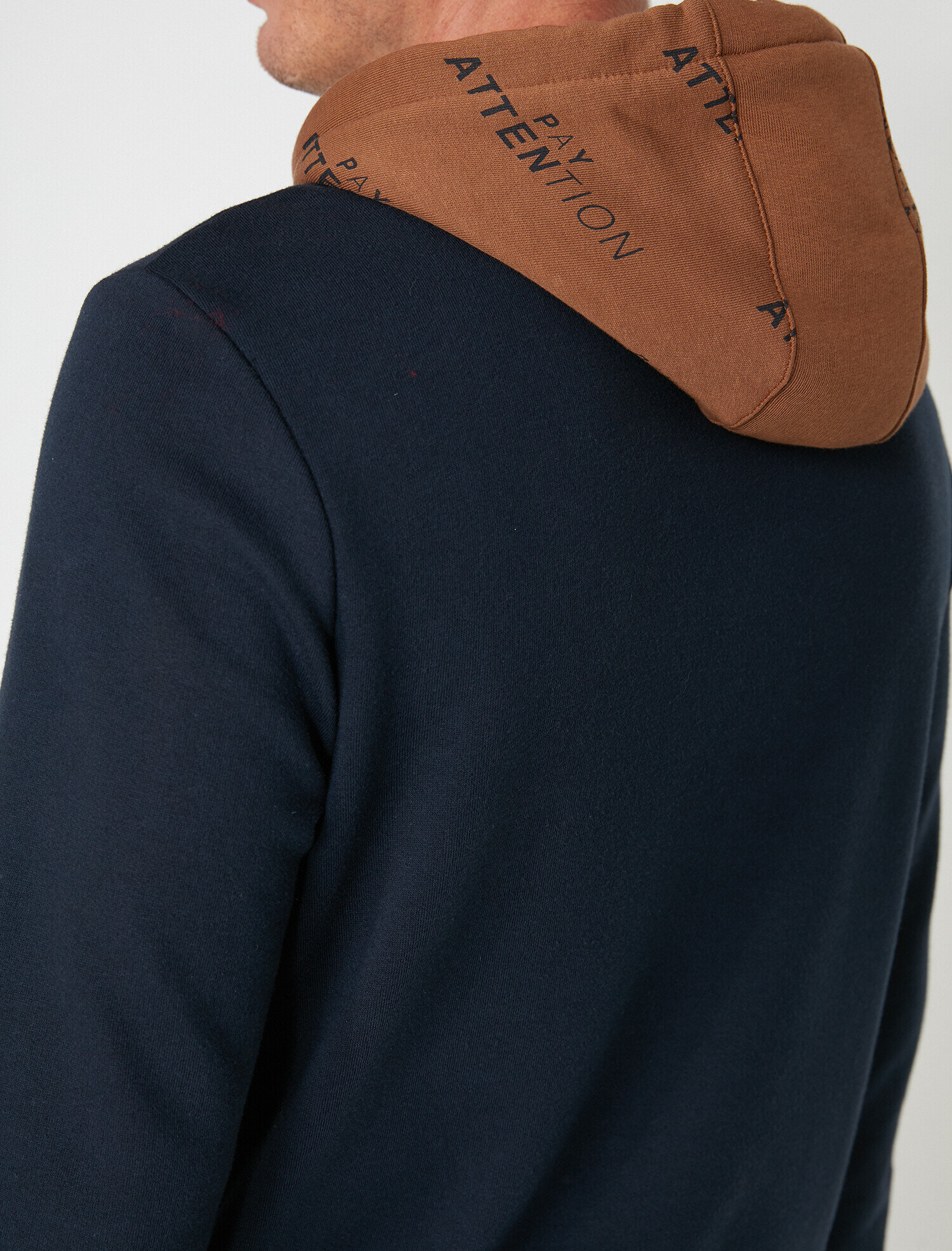   Kapüşonlu Sweatshirt