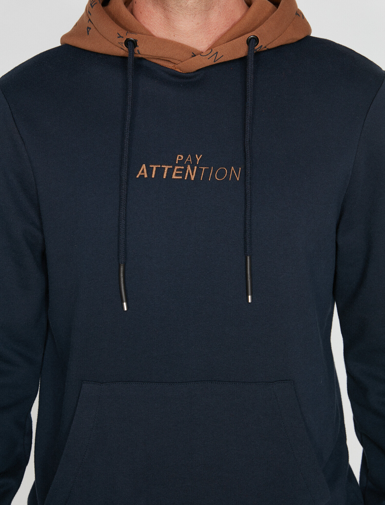   Kapüşonlu Sweatshirt